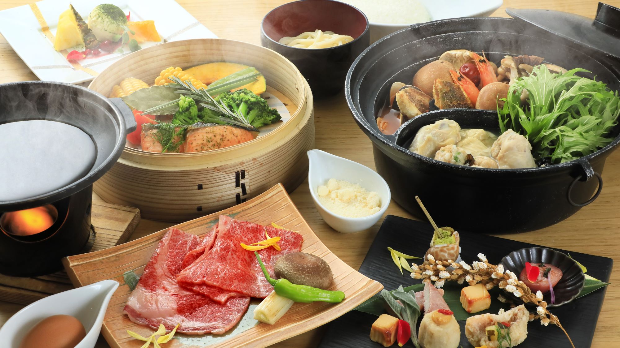 【特選鍋御膳】国産牛ロースのすき焼きや海鮮鍋で愉しむ（一例）