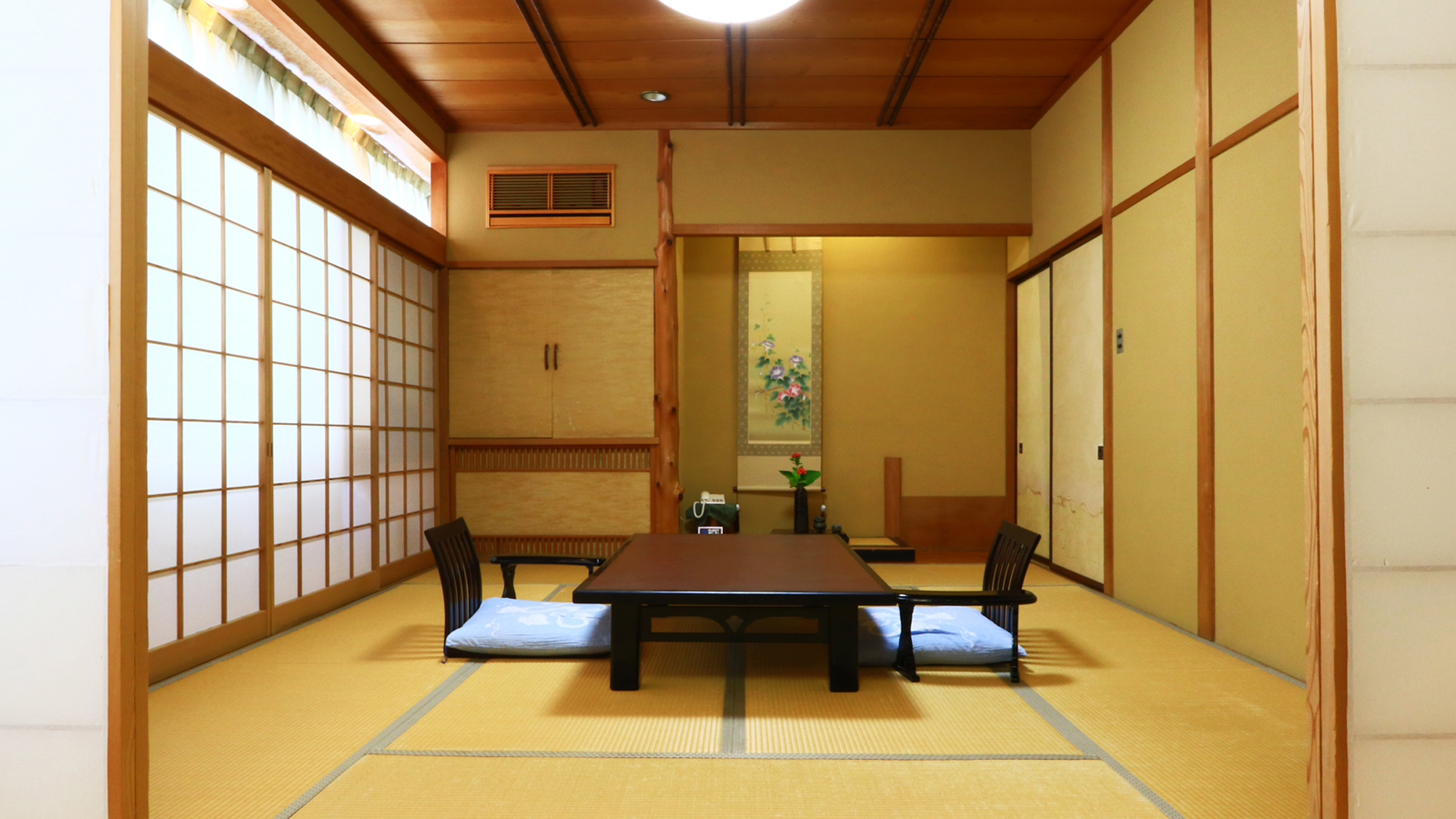 【広々和室】-ぼたん-　トイレ＋洗面台付き◆純和風の落ち着いた空間