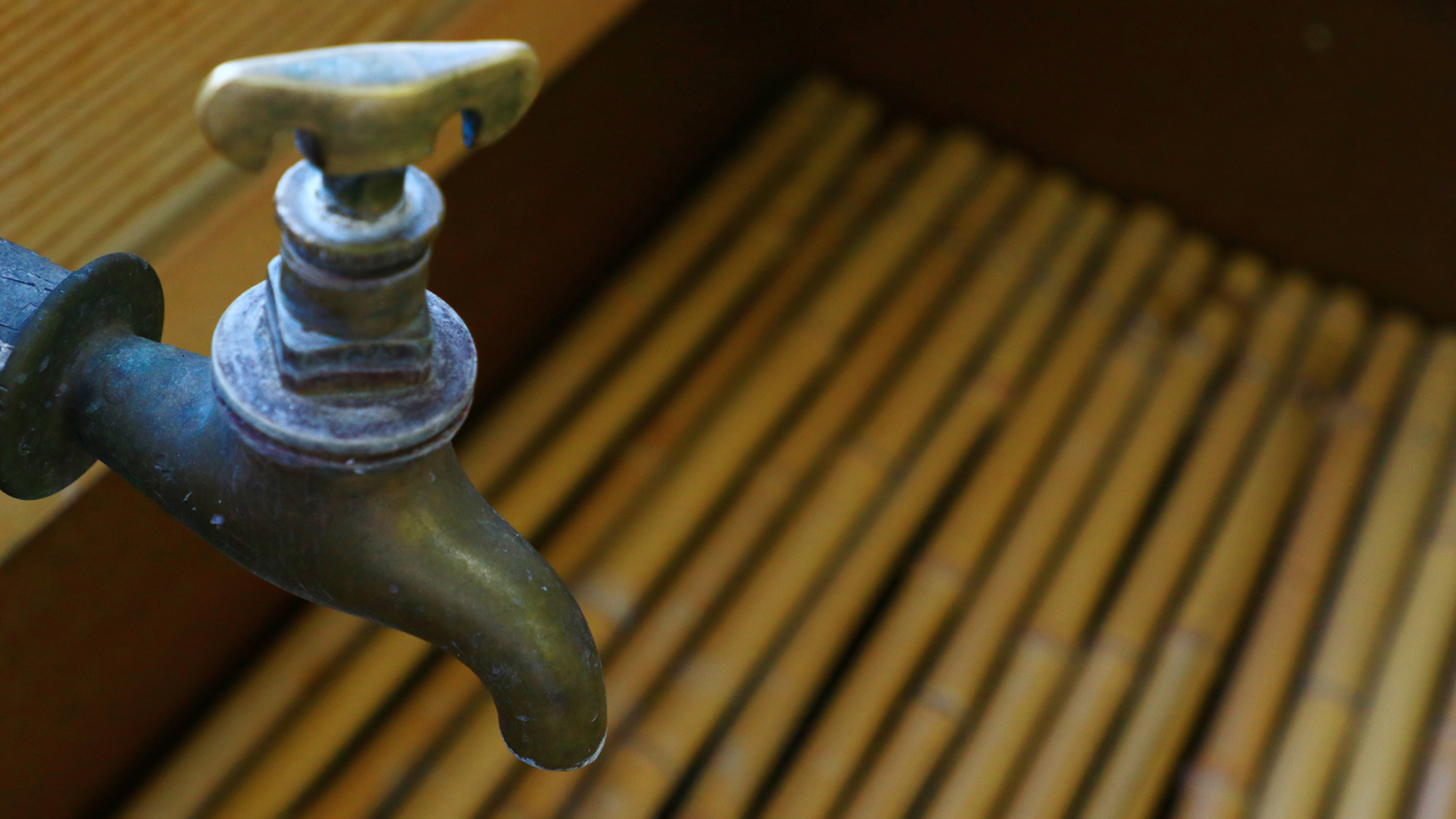 レトロ感溢れる洗面台