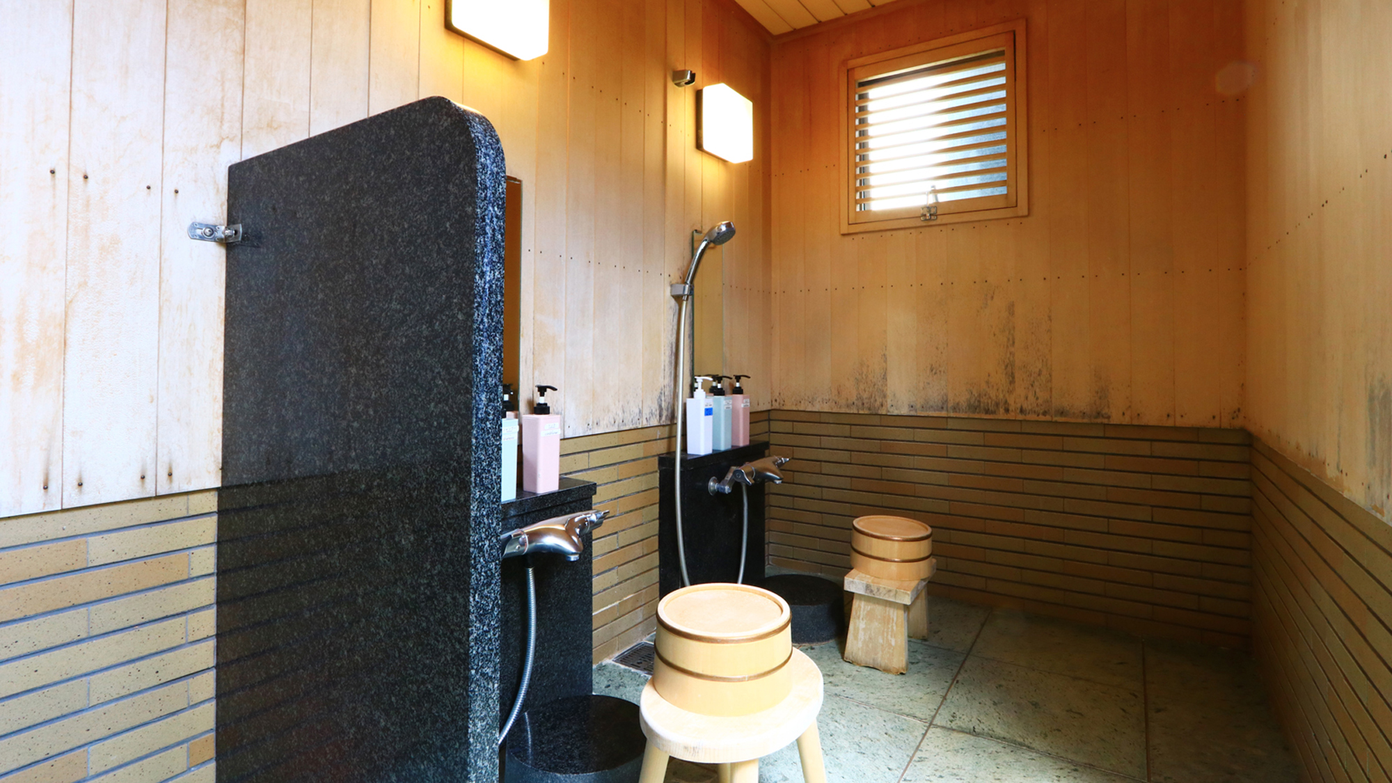 屋上露天風呂◆-洗い場-