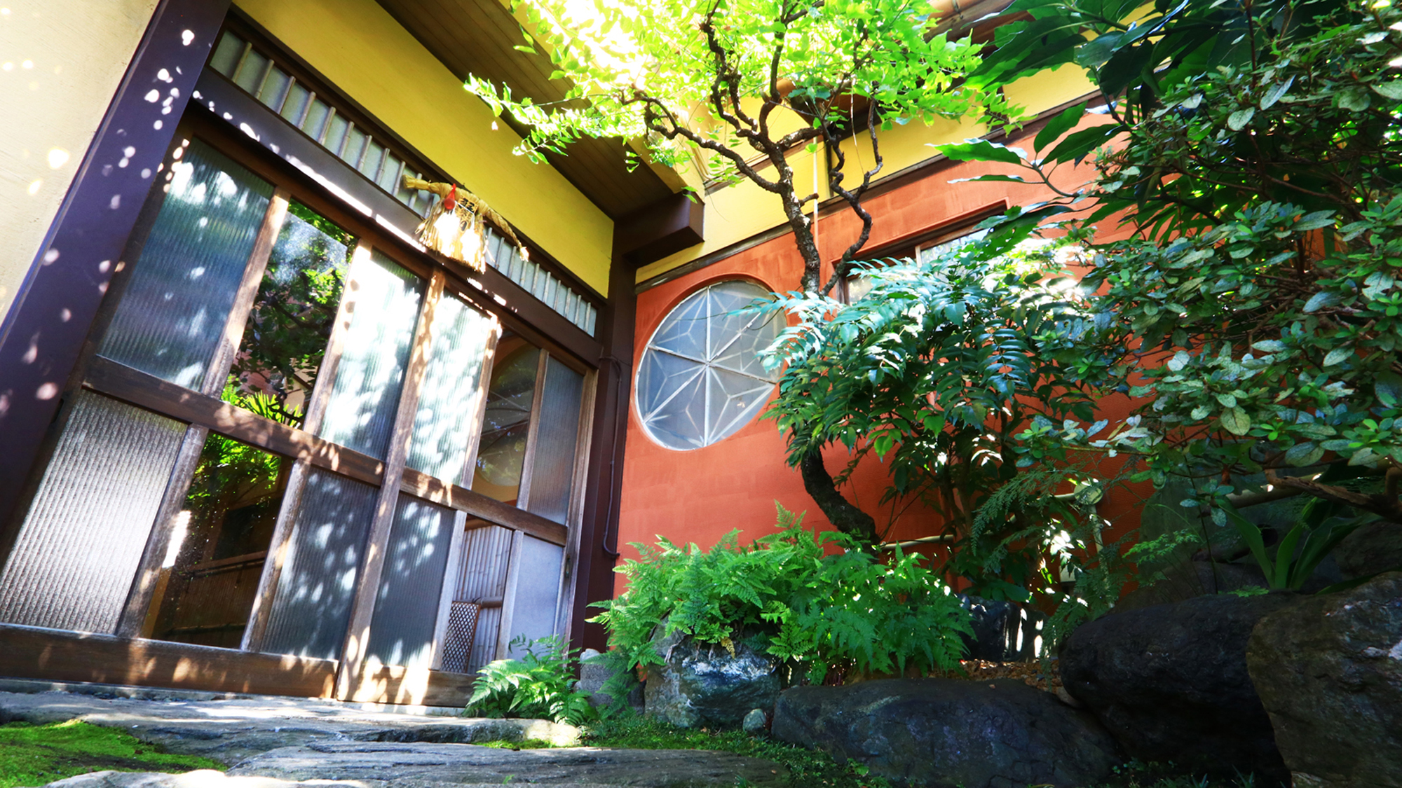 離れ 二間続き和の空間「月」◆離れへは専用の入口がございます