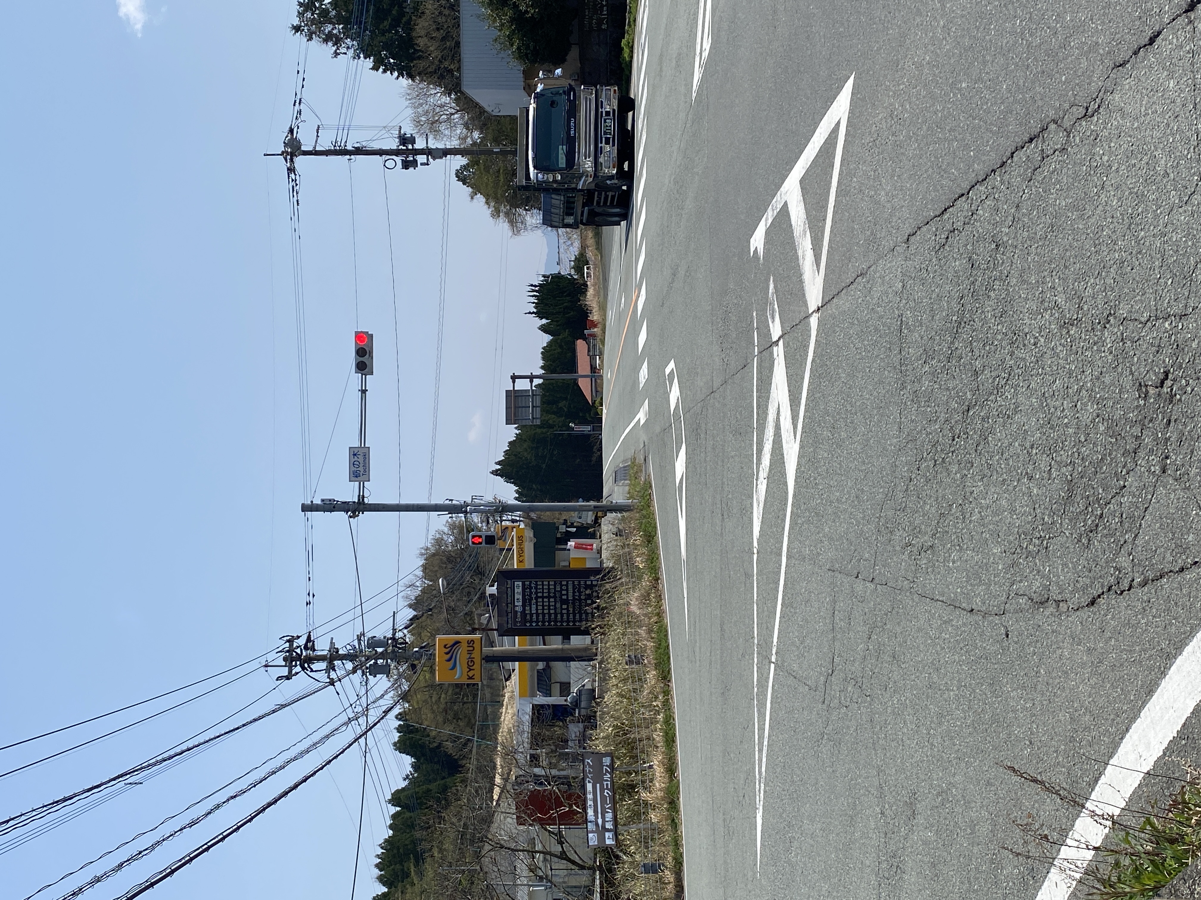 熊本方面から新阿蘇大橋を渡り、最初の交差点（栃木交差点）を左折