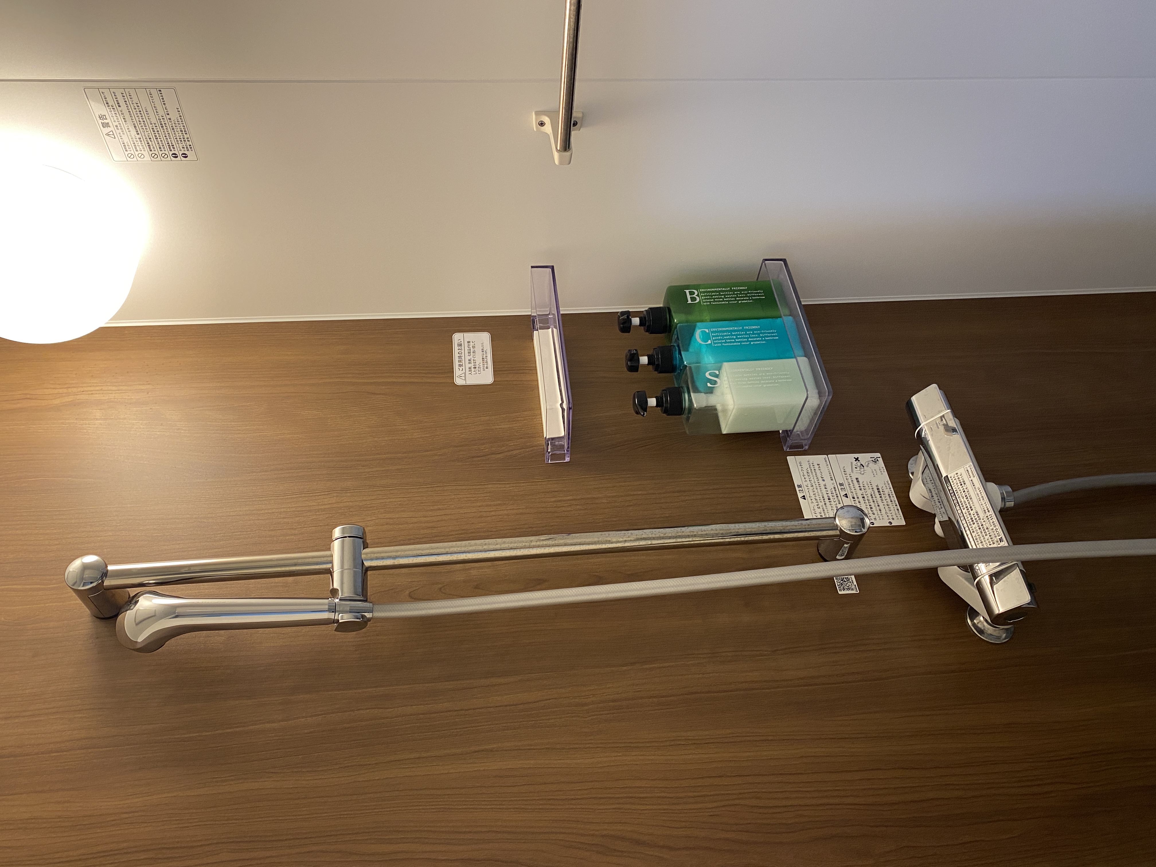 シャワールームはリノベーション済み