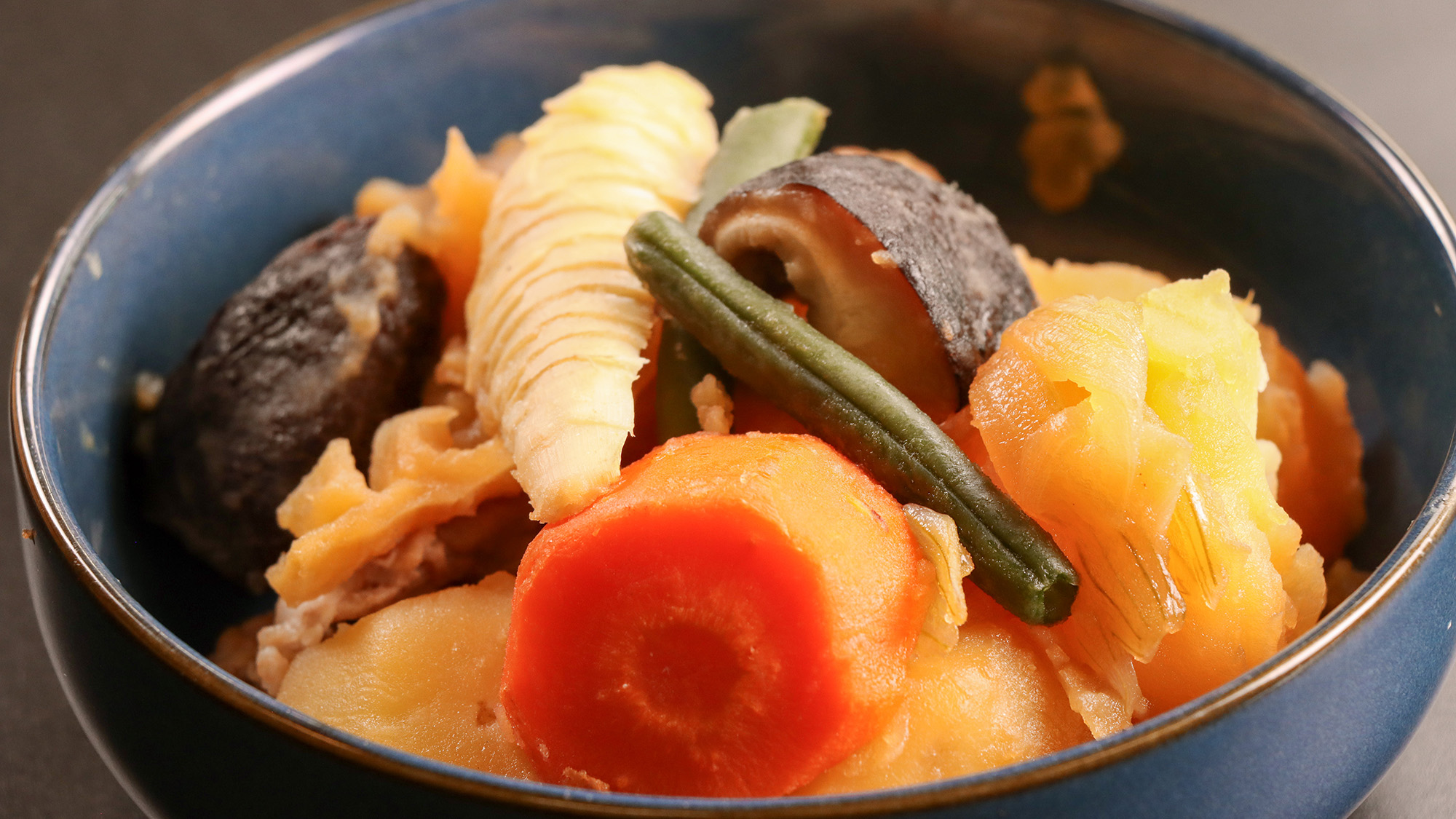 #夏夕食　じゃがいものホクホク感が楽しめる、定番の肉じゃがです