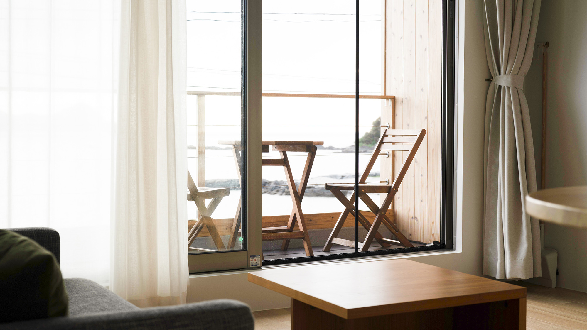 ・【ツインルーム】時間により変わる景色を眺めながらお部屋でくつろげます