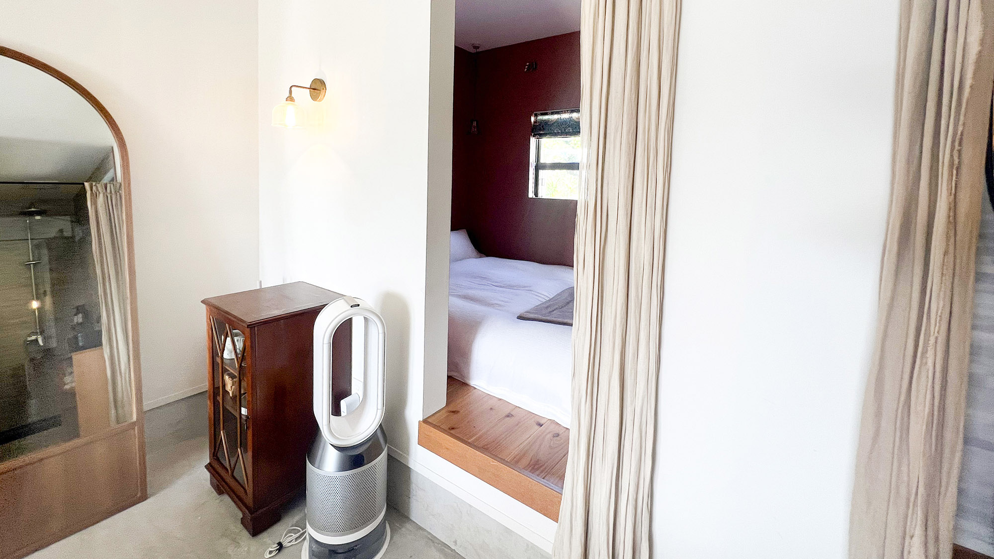 ・【ダブルルーム】小上がりのベッドスペース