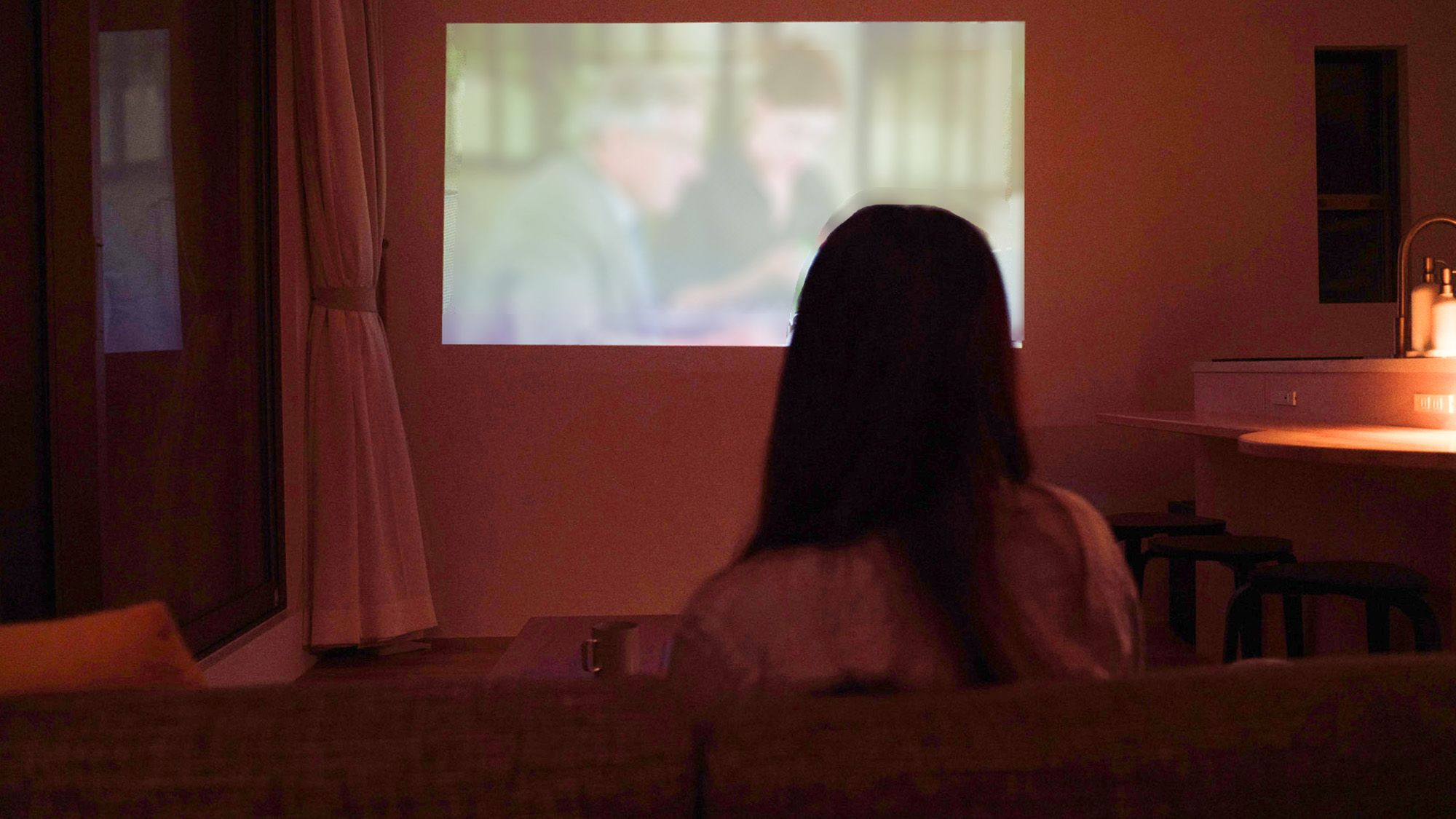 ・【ツインルーム】プロジェクター完備でホームシアター気分を満喫