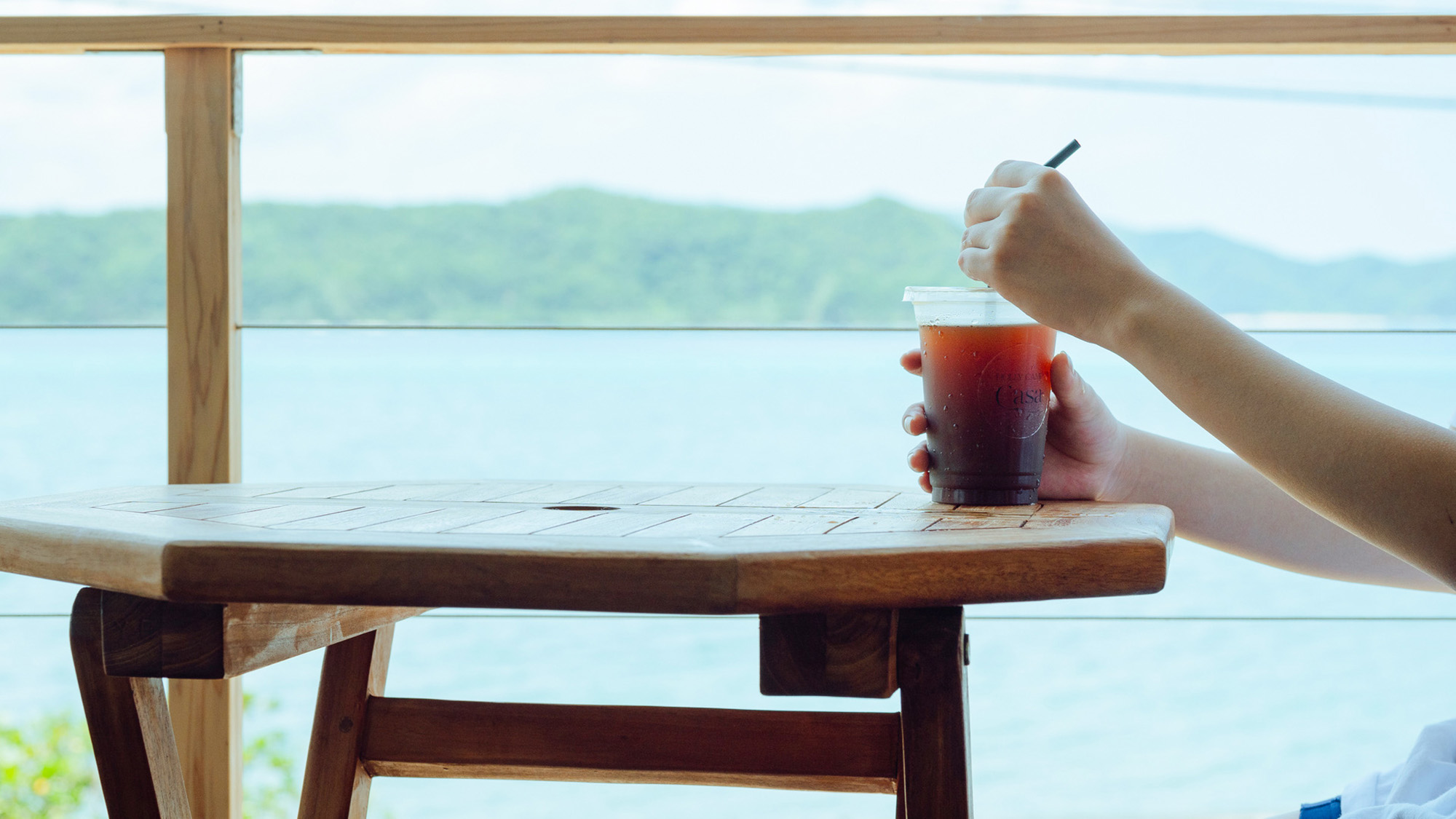 ・【ツインルーム】海を眺められるテラスで気ままにブレイクタイム