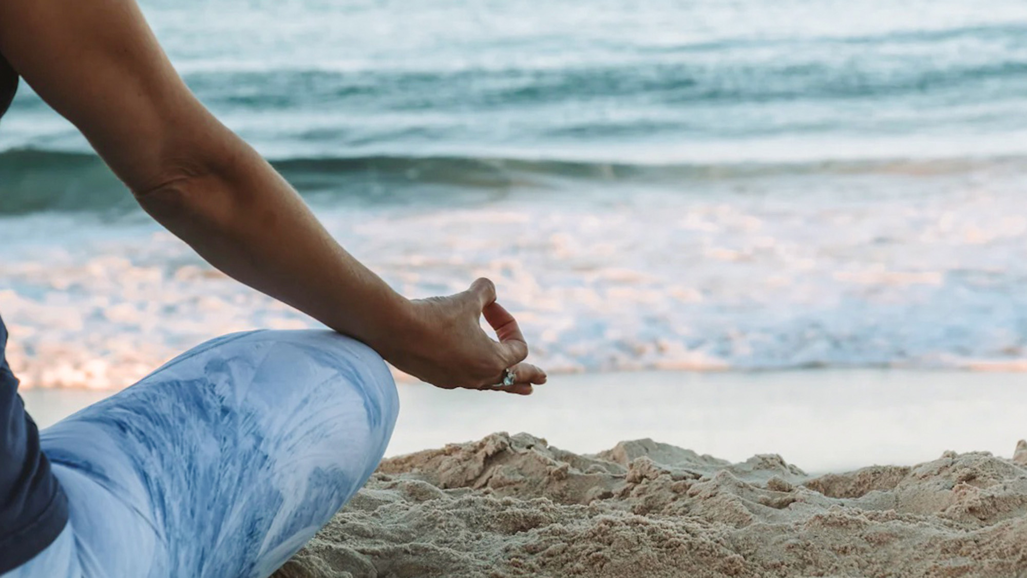 ・【ヨガ】目の前のビーチでサンライズヨガ、サンセットヨガ、星空ヨガができます※有料