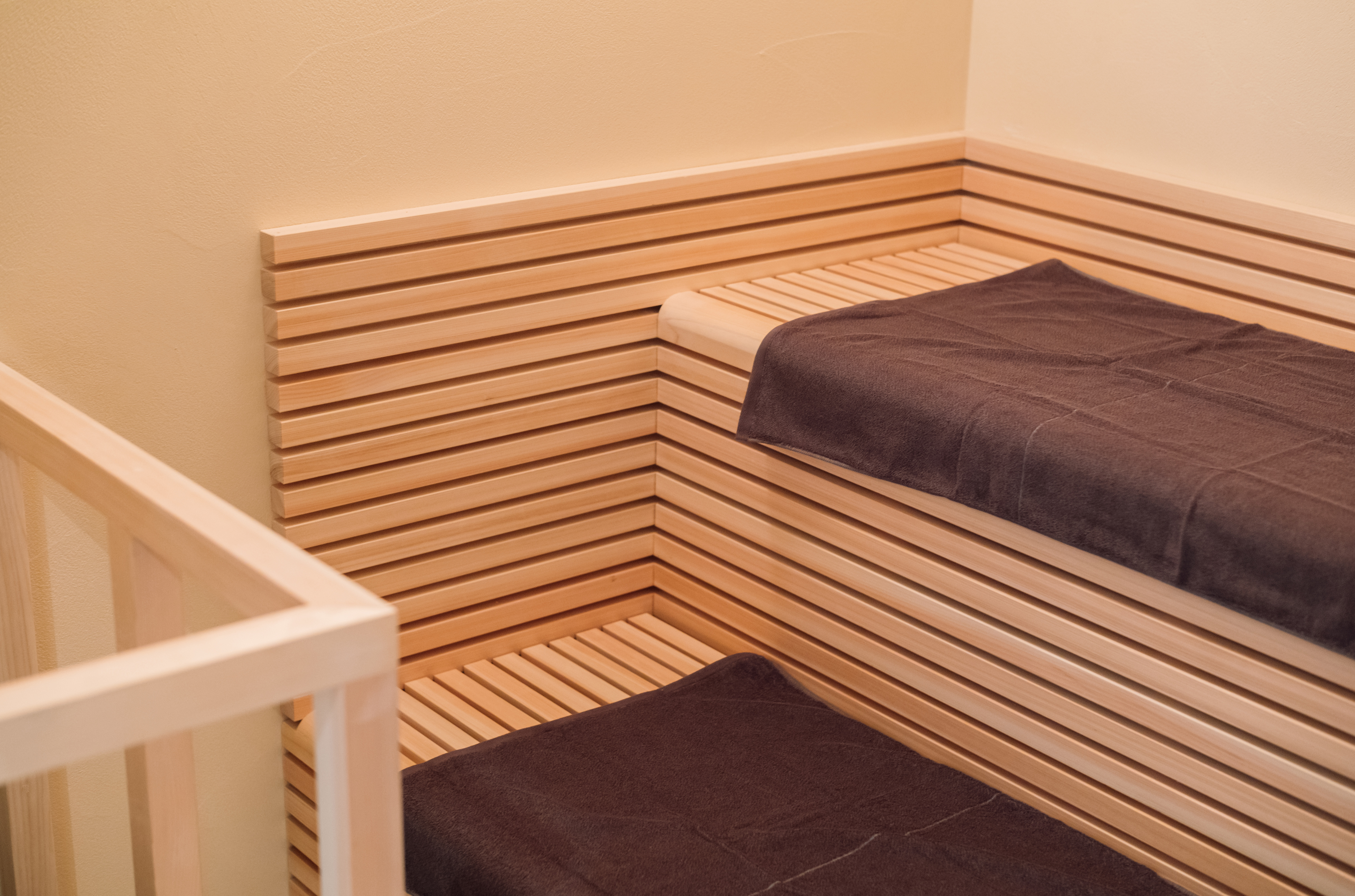 サウナ室と琵琶湖、最高の整い宿泊体験