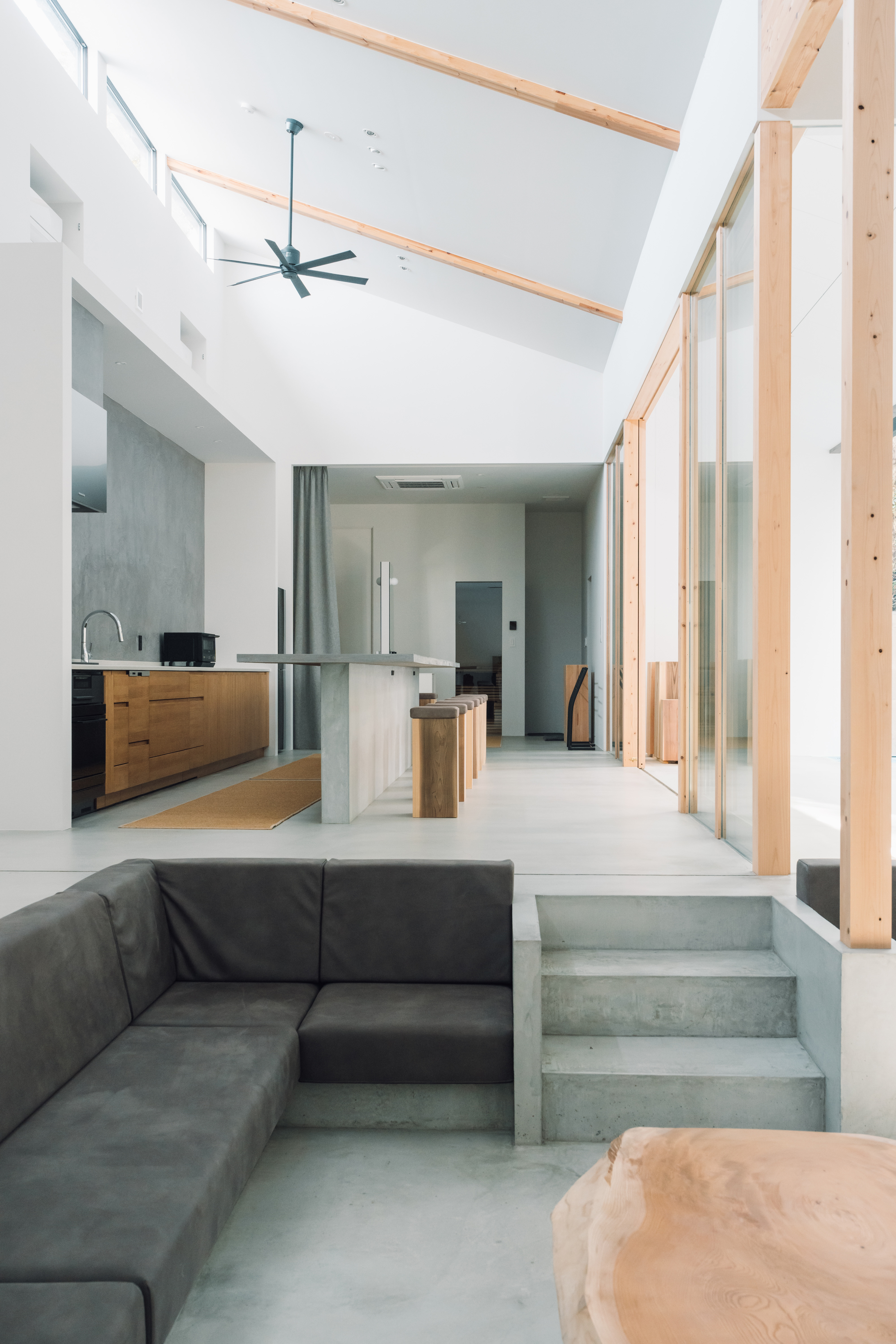 広く使えて、空気を入れ替えられるような宿泊体験。