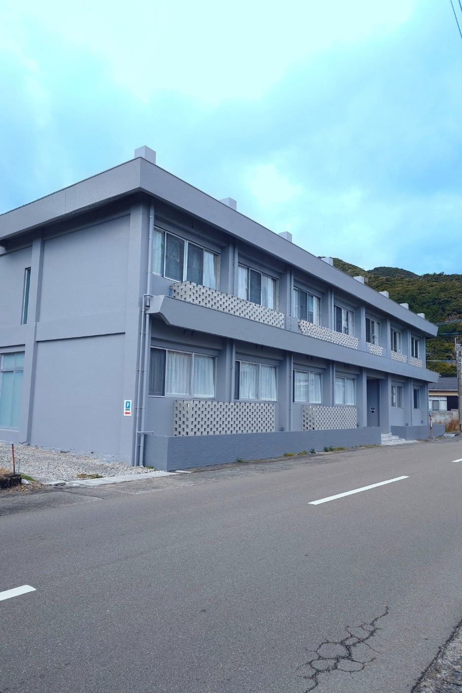 ホテル外観（昼間）