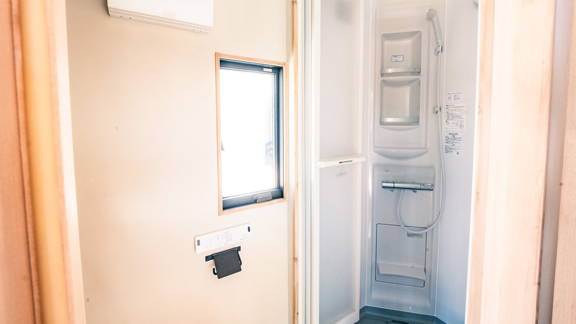 ・【トレーラーハウス／浴室】室内にシャワールームがあるため、お好きなタイミングでご利用いただけます