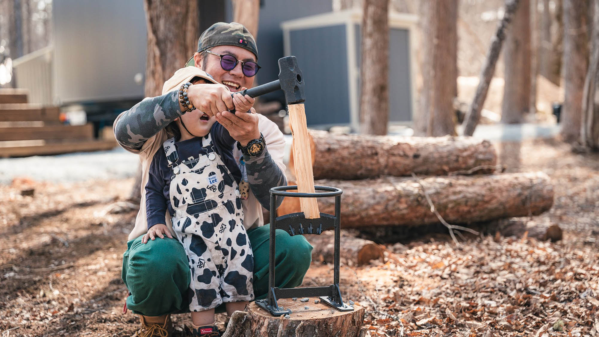 ・【焚火】自然の中での焚火や薪割りなど非日常の体験は、お子様や家族の良い思い出になります