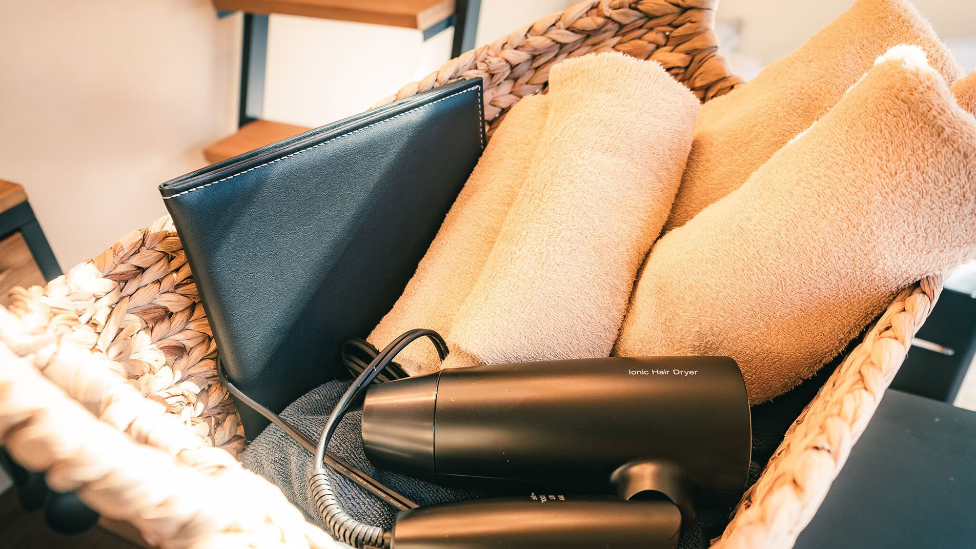 ・【アメニティ】タオルやドライヤーをご用意。グランピングやトレーラーハウスでも快適な滞在を