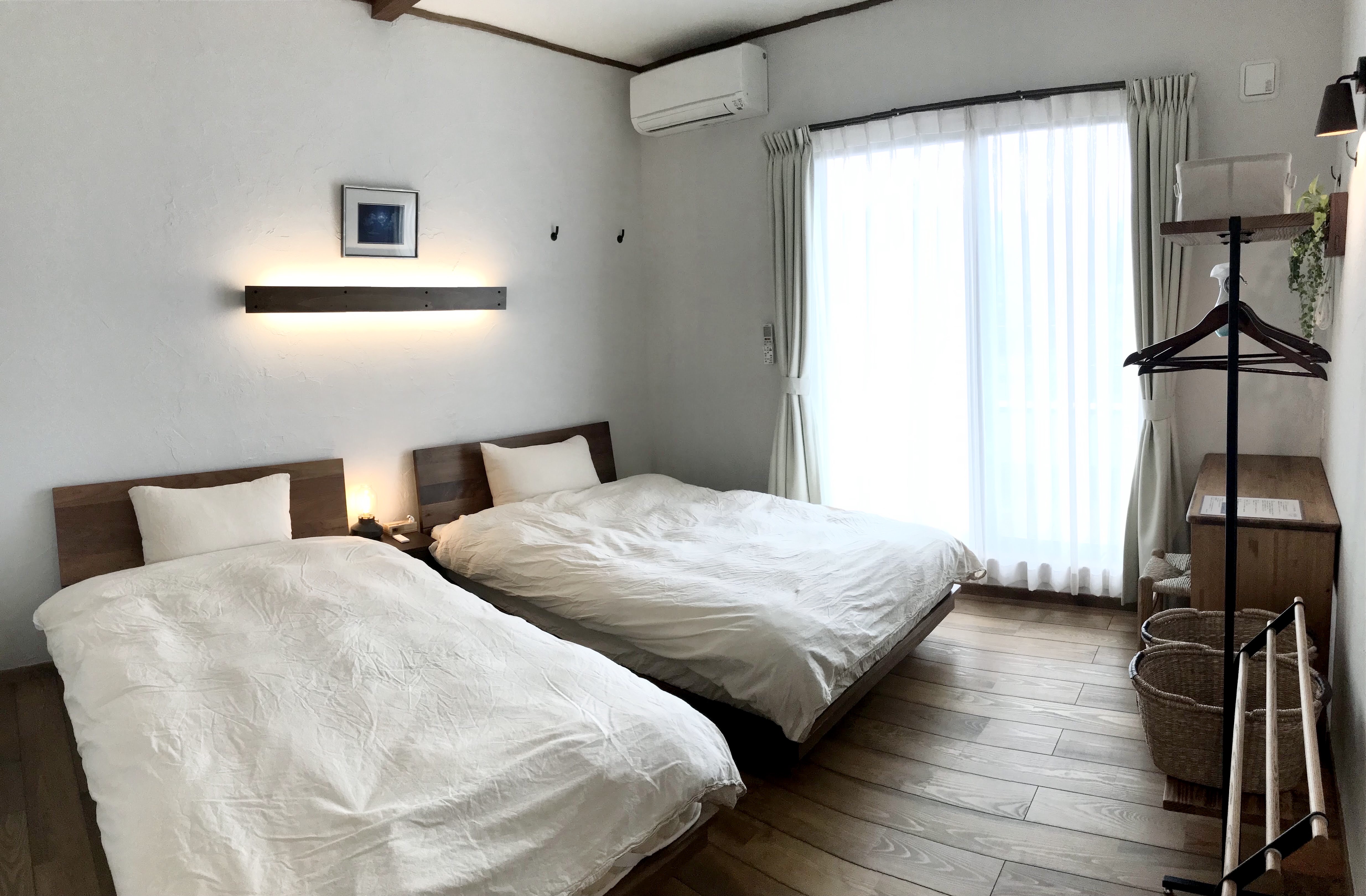 「大天井岳」は間接照明にこだわった落ち着いた雰囲気のお部屋です。バルコニーからは北アルプスが一望できます。