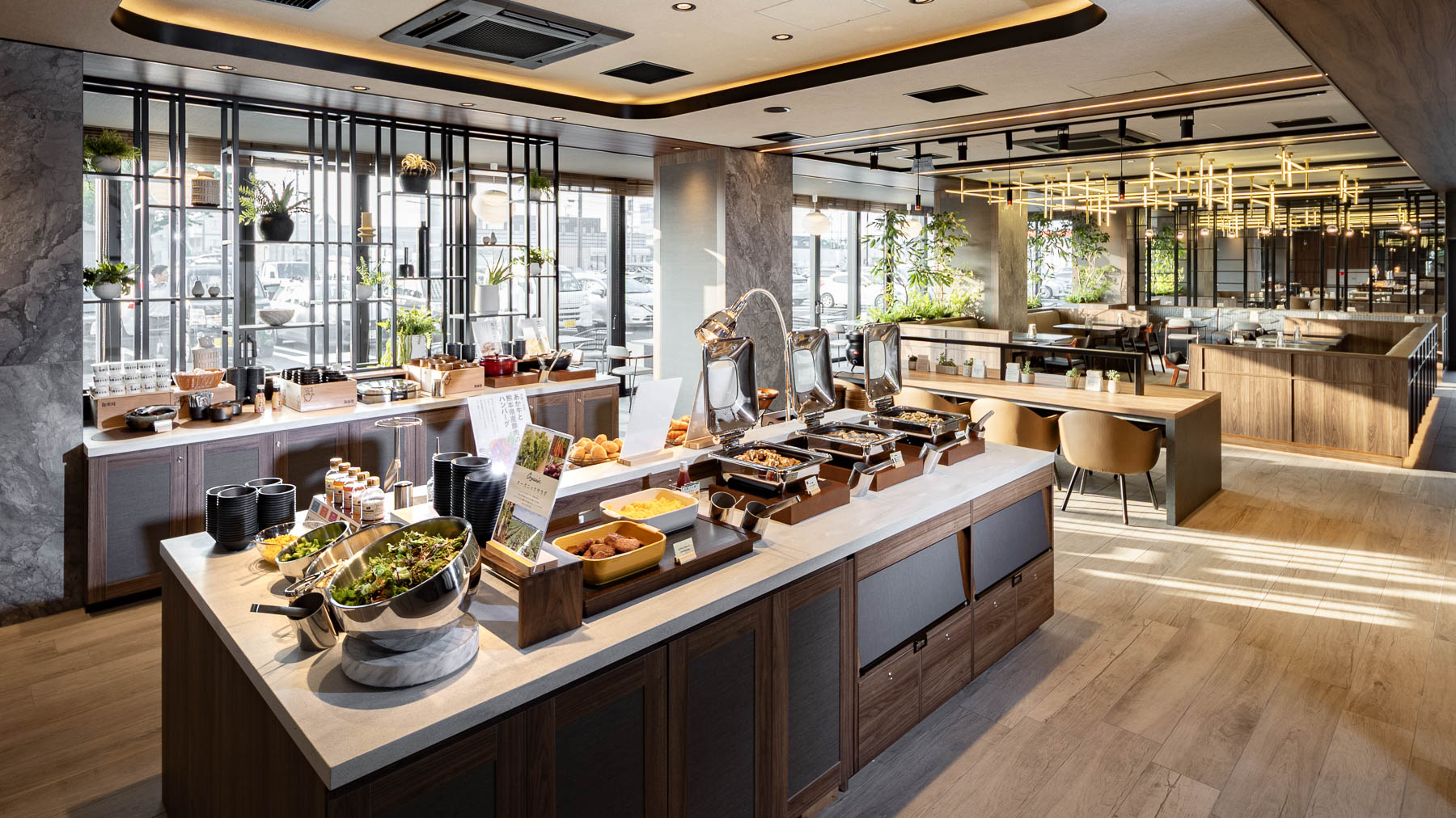 朝食はおかわり自由のビュッフェ形式です