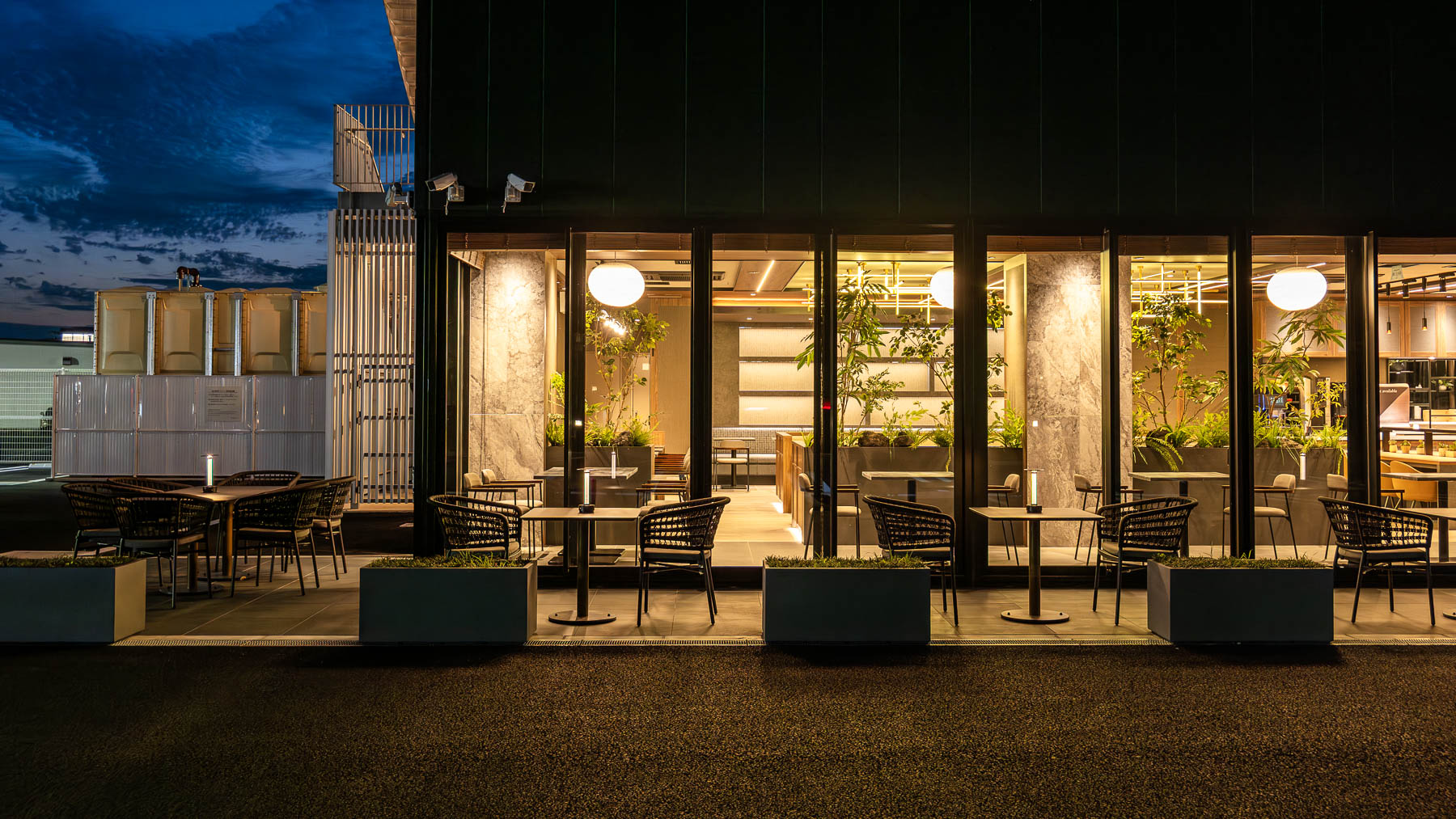 一日の終わりに、夜風を感じる穏やかな時間