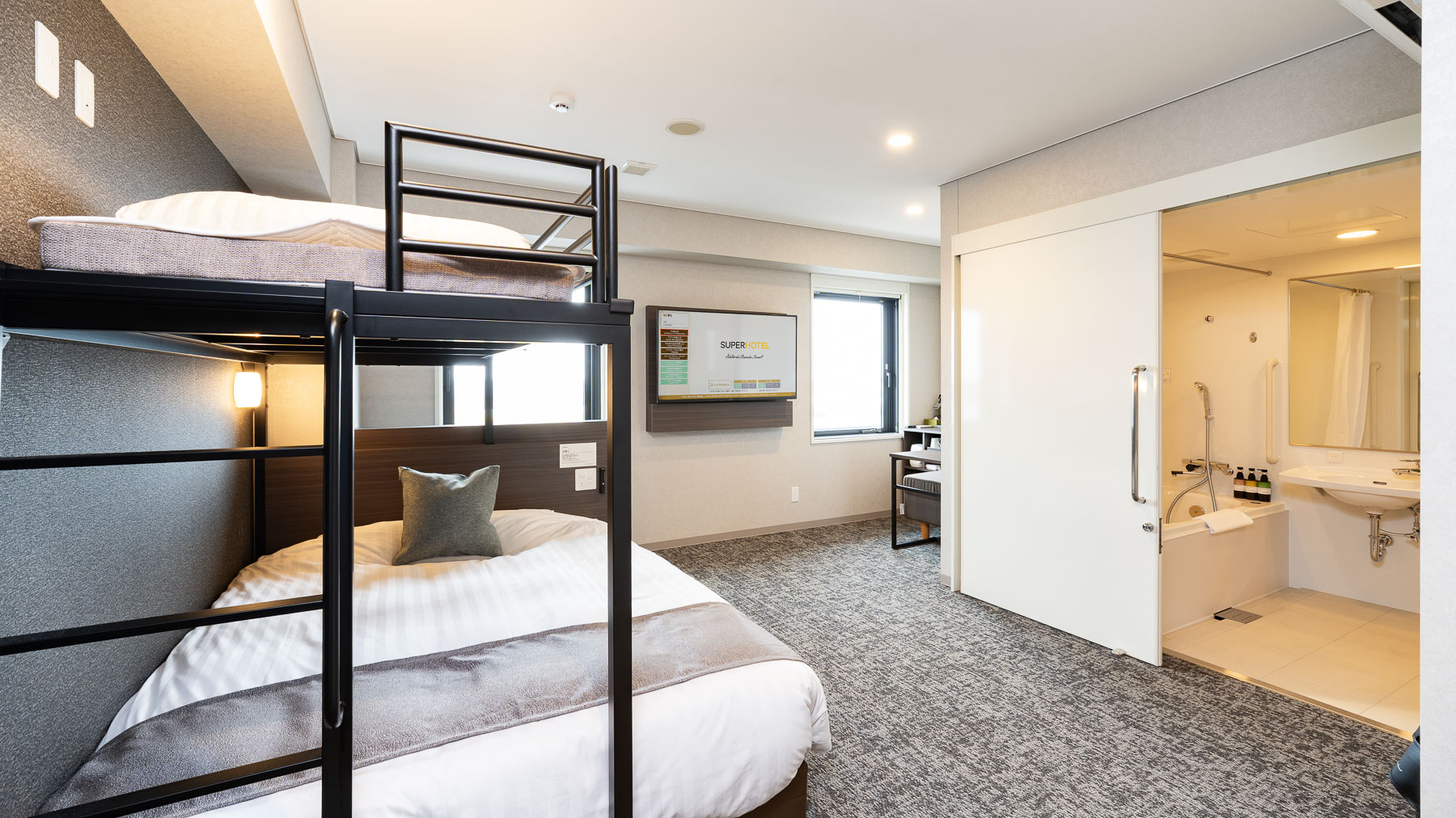 23平米,150㎝幅ワイドベッド＋90㎝幅ロフトベッド＋90㎝幅ソファベッド