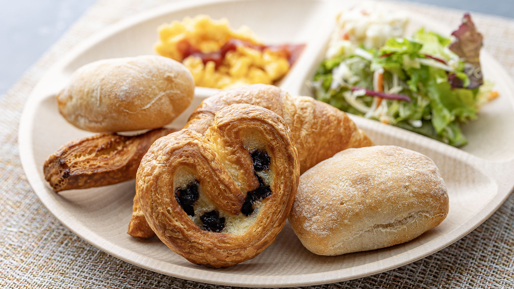 香り高いパンで至福の朝食を♪