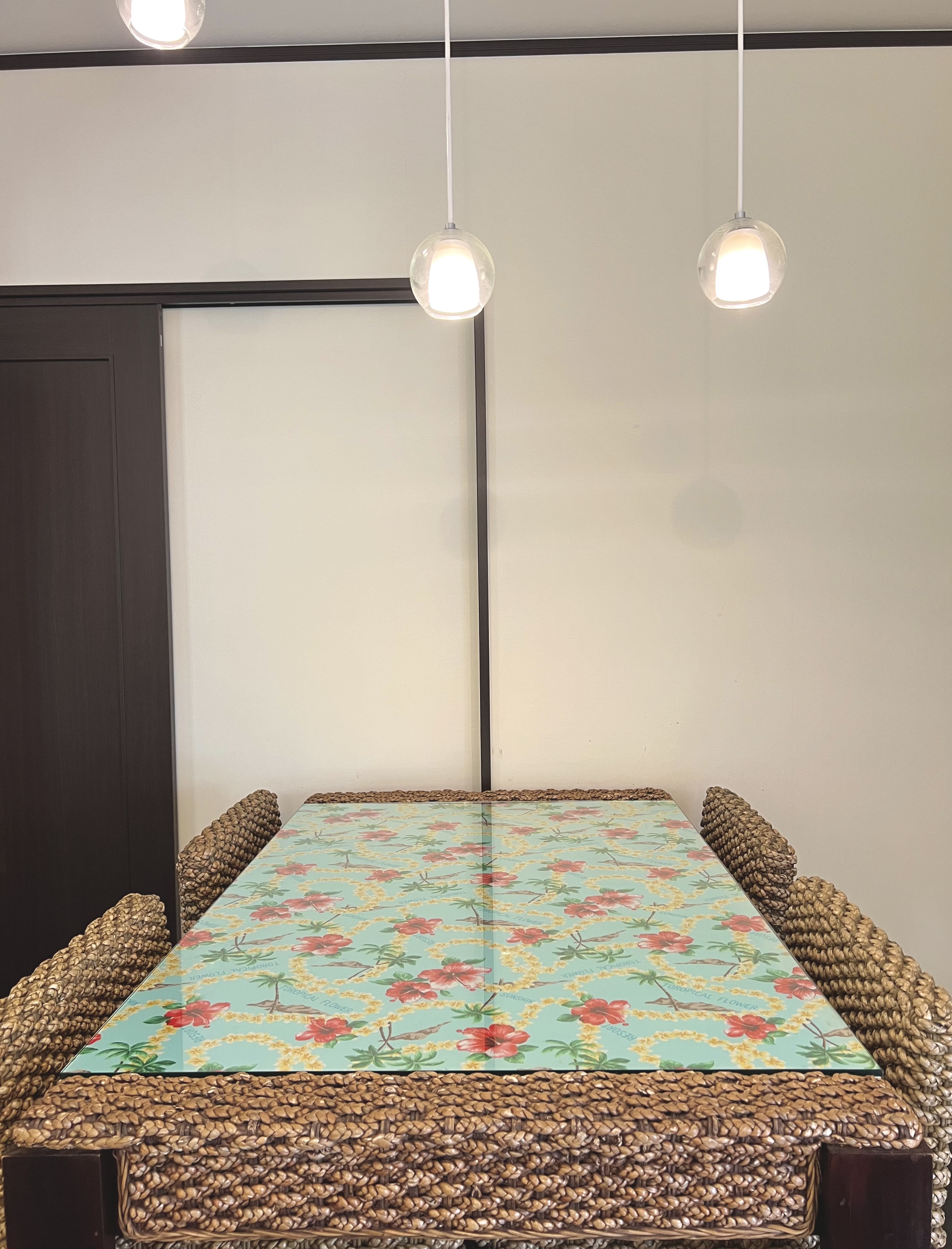 ダイニングテーブル