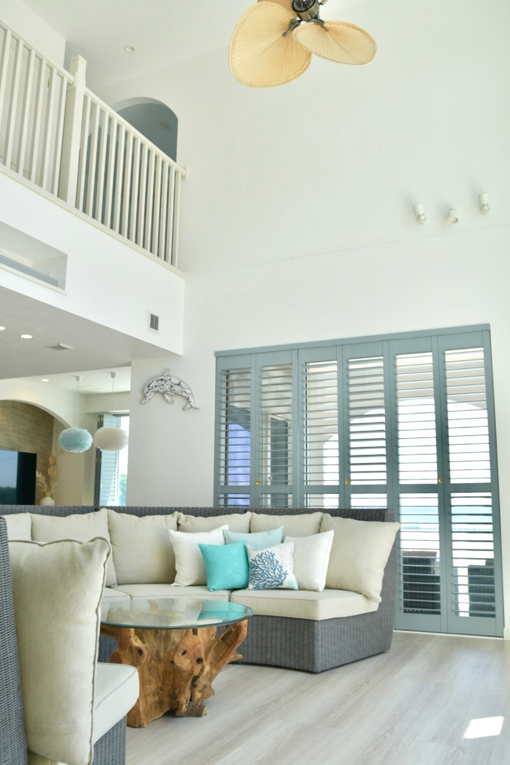 吹き抜けのリビング