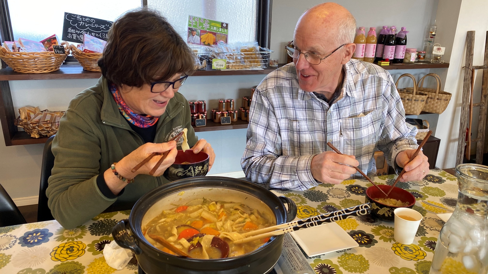 ＊ほうとう作り体験（一例）生地を捏ねて薄く伸ばし幅広にカットして麺を作ります！お昼ご飯におすすめ