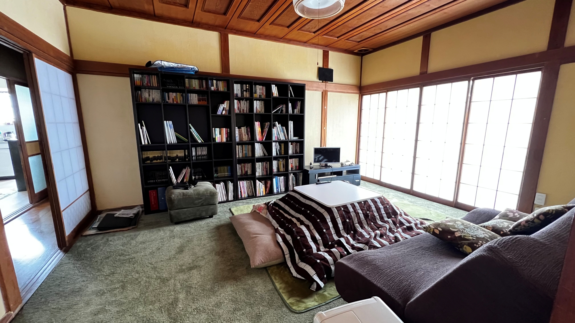 ＊【桃源の家】部屋（一例）冬季はこたつがございます。本や雑誌も読み放題！団らんタイムを過ごせます