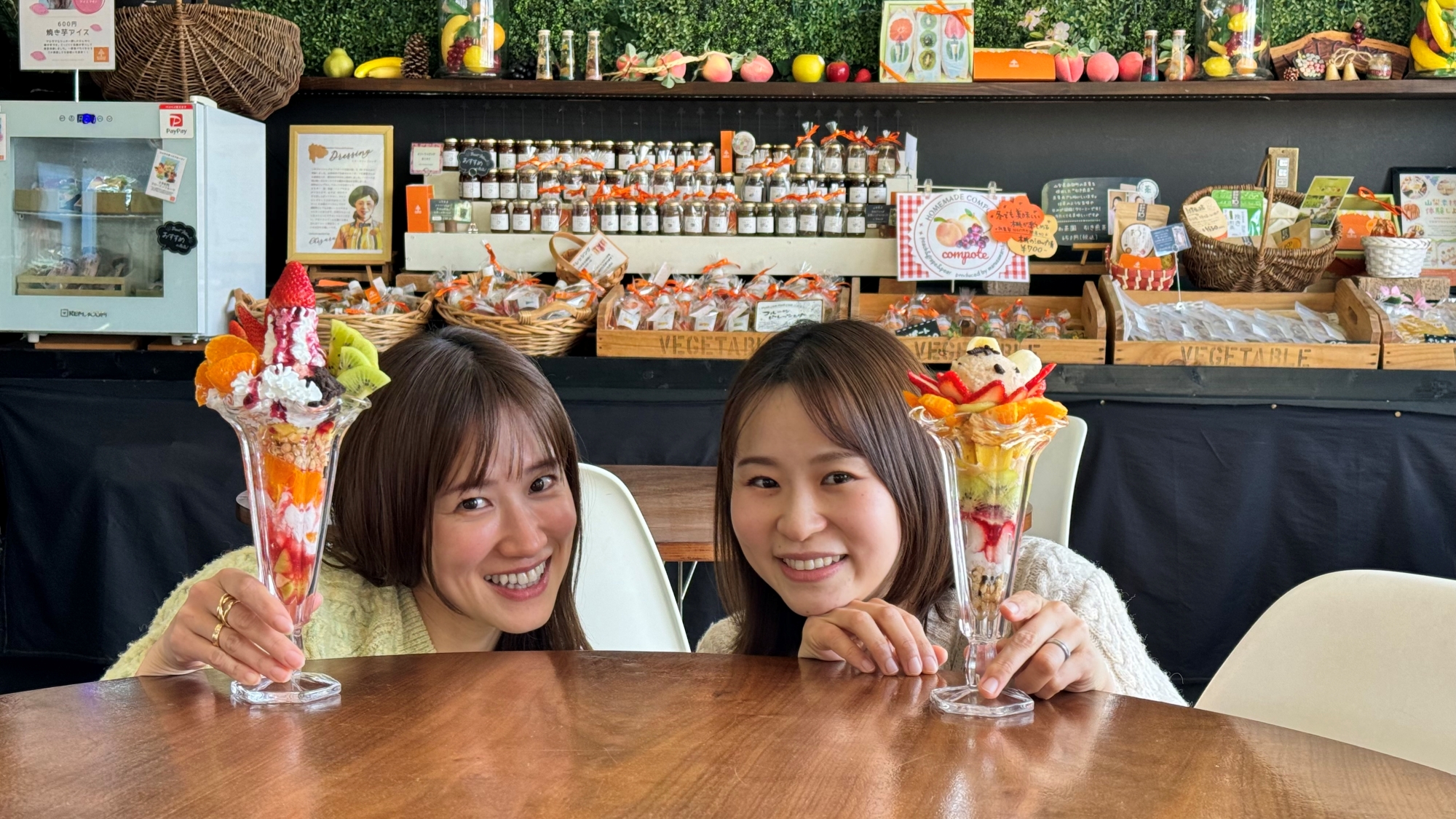 ＊パフェ作り体験（一例）出来上がったら写真を撮って、アイスが溶けないうちにお召し上がりください♪