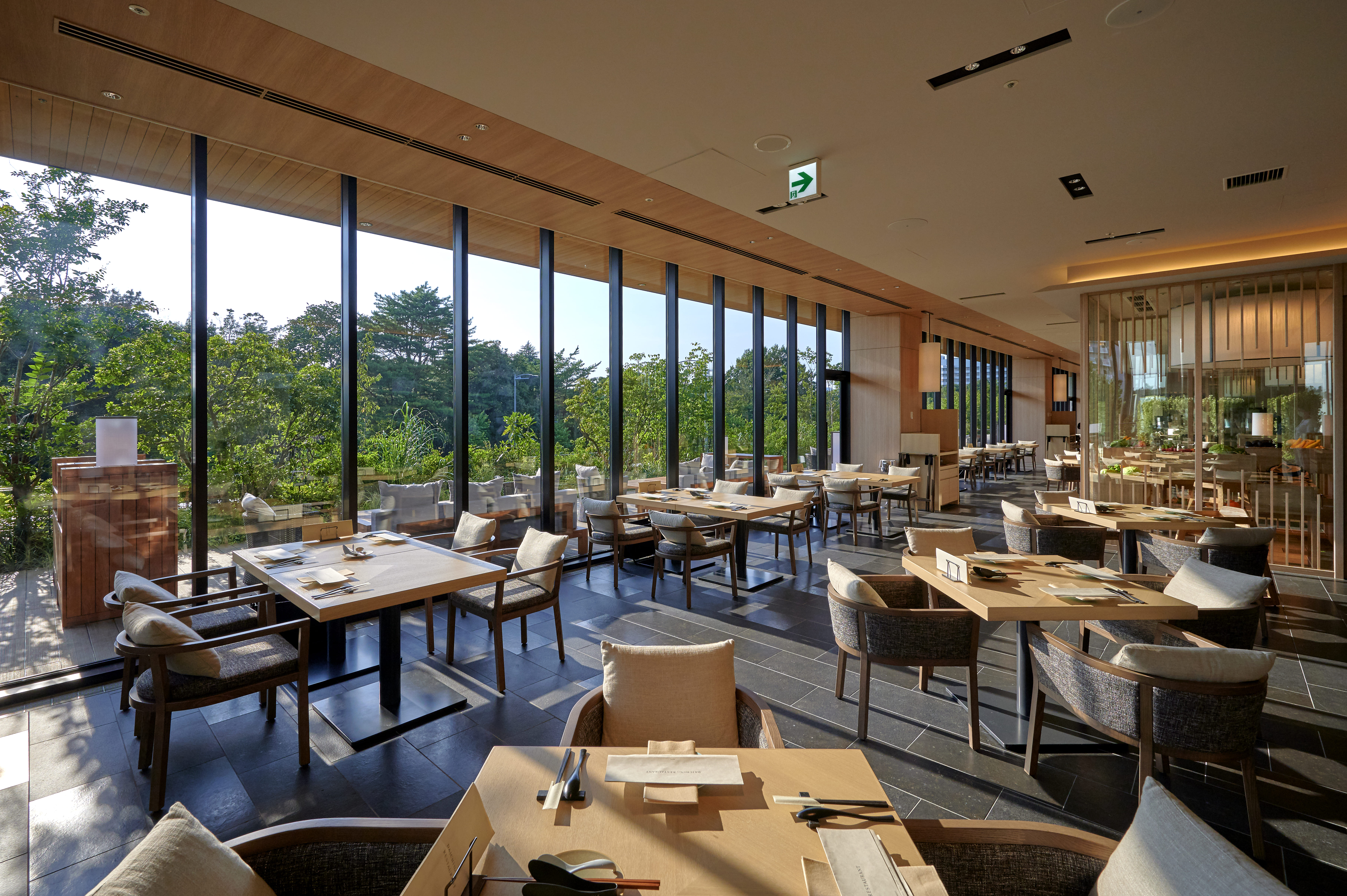 Well-being をコンセプトとするSORANO HOTELが目指すのは、心にもからだにも優しく、そして自由な発想で創る新しいジャンルのジャパニーズ・クロスオーバーフードスタイルを提供する「ダイチノレストラン」です。