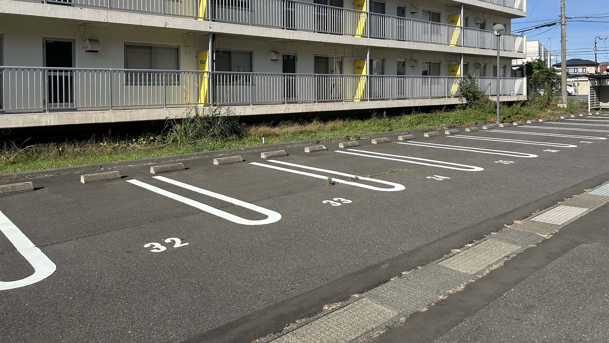 ・【駐車場】無料の駐車場がございます。車でお越しの方や移動は車派という方も安心です◎