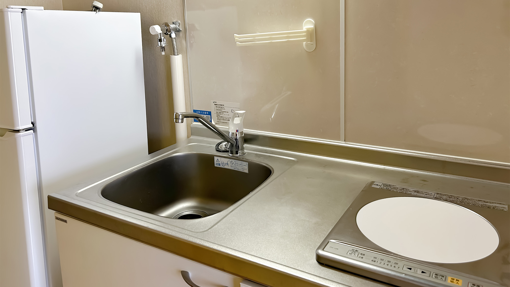 ・【ワンルーム／キッチン】広々キッチンを完備　連泊でも安心です