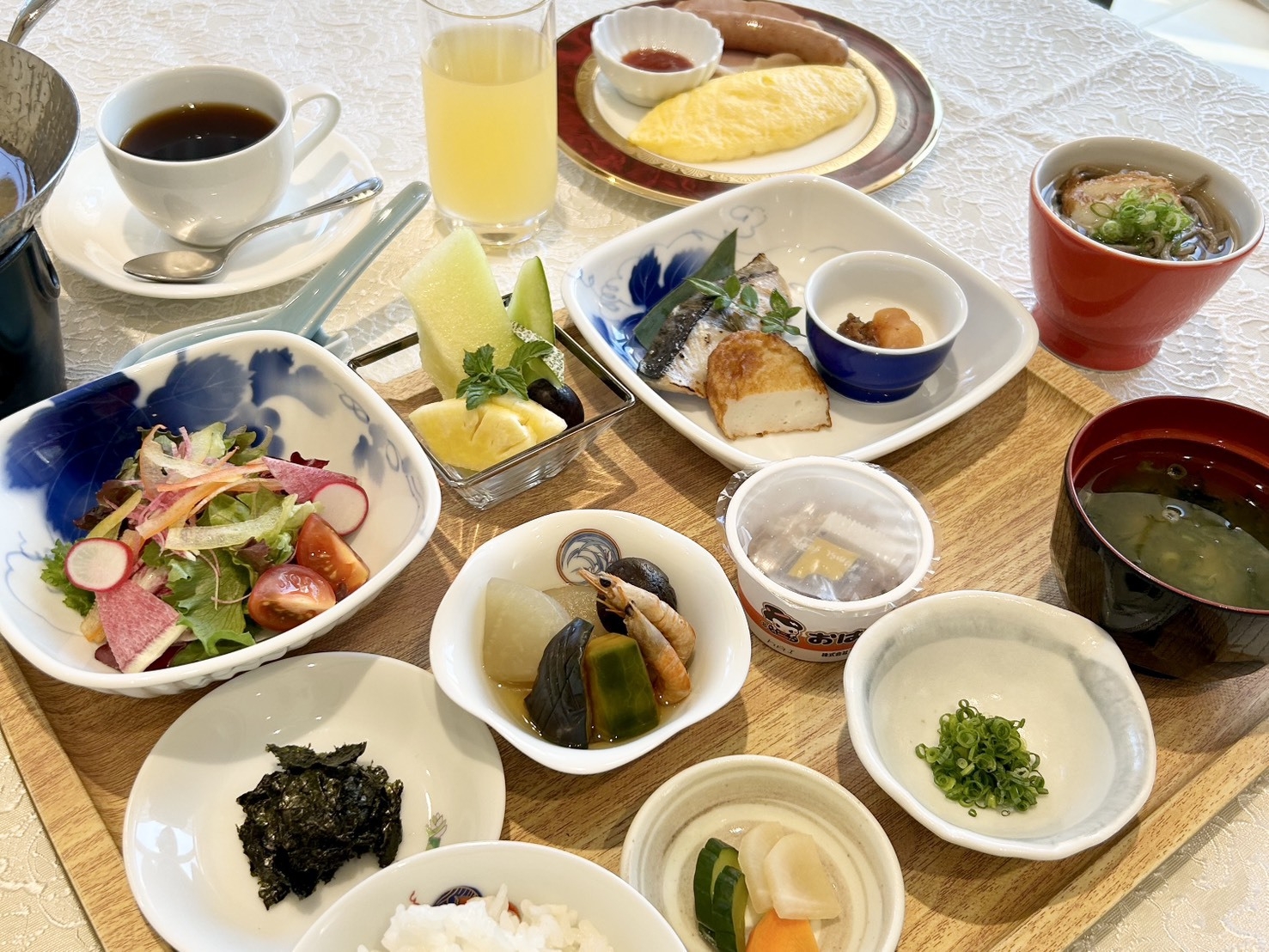 【朝食付】〜出水の休日〜厳選素材使用★出水酒造の焼酎80ml×2本付