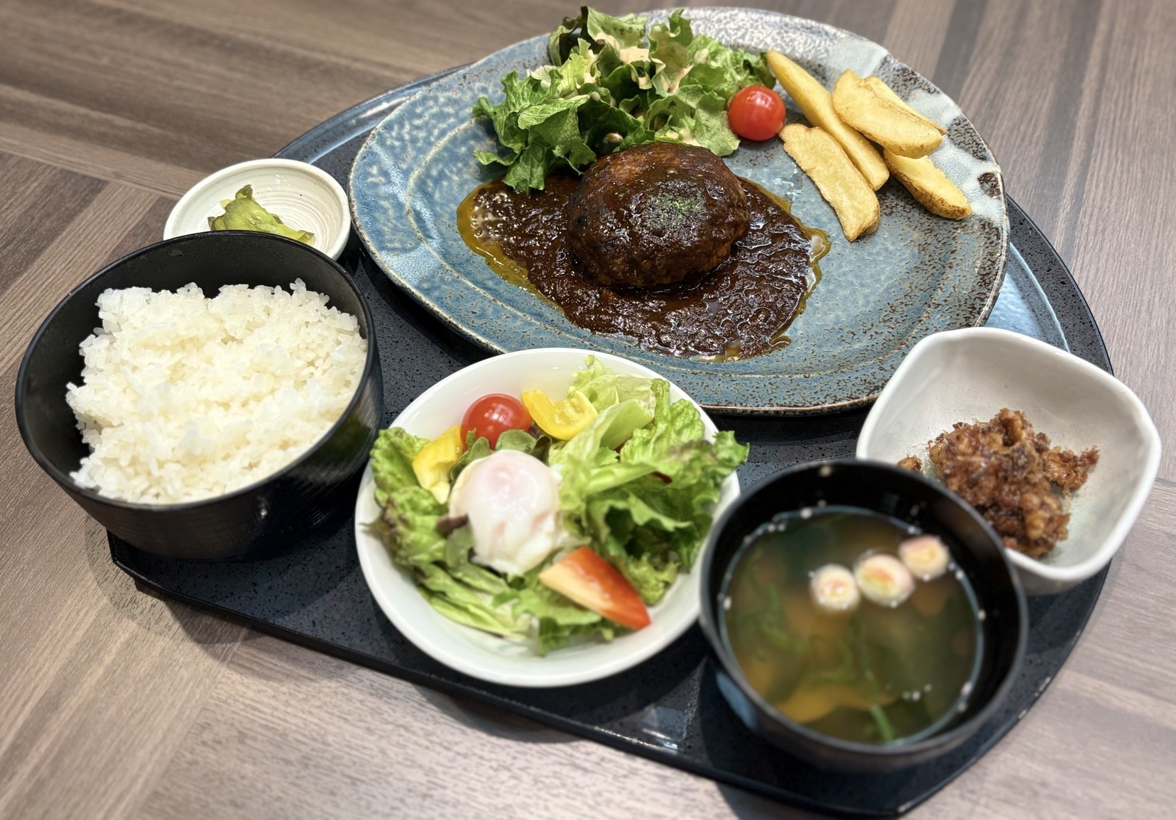 【2食付き】　選べる定食付きプラン　(朝食サービス)