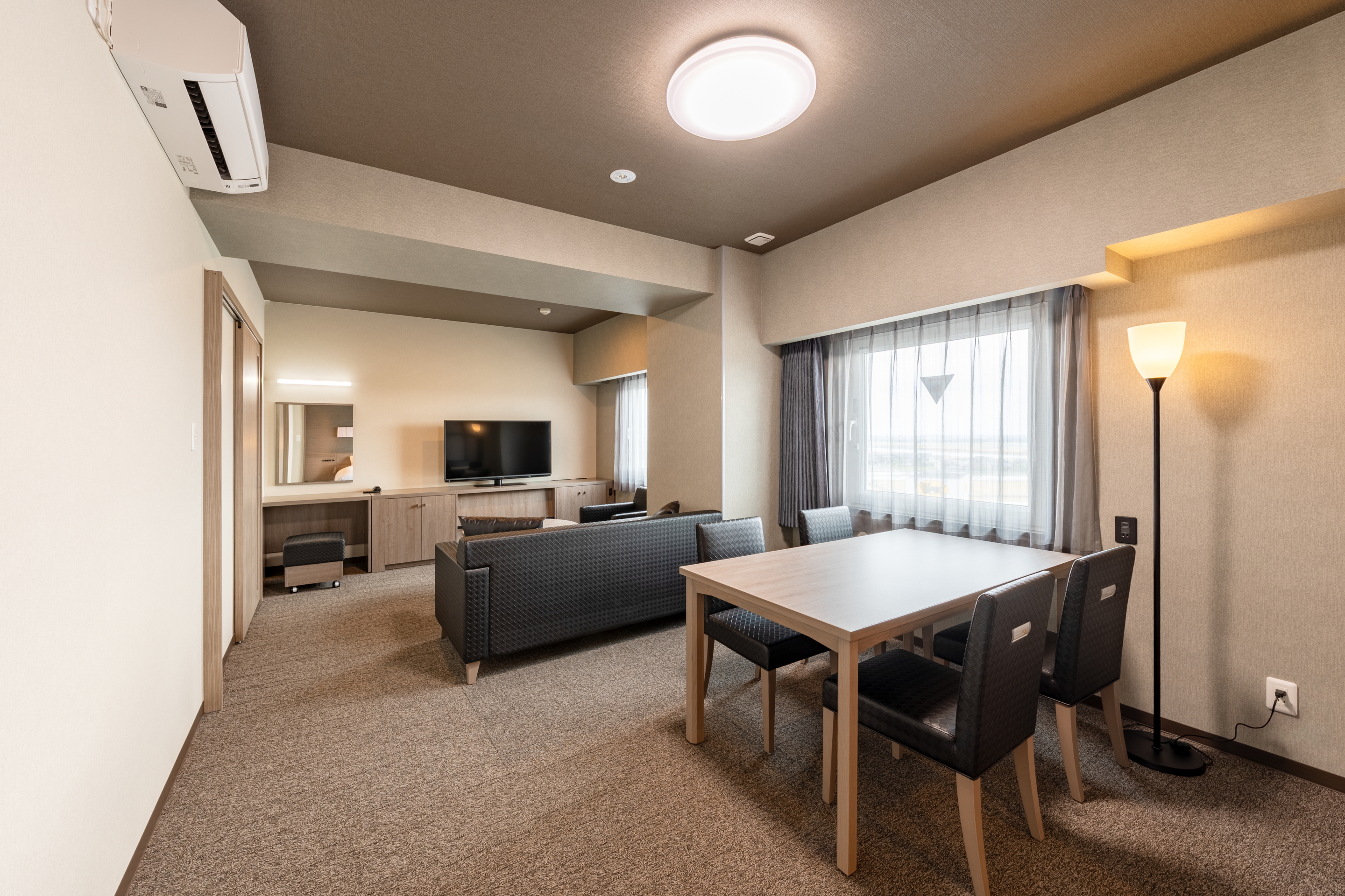 トリプルルーム　①