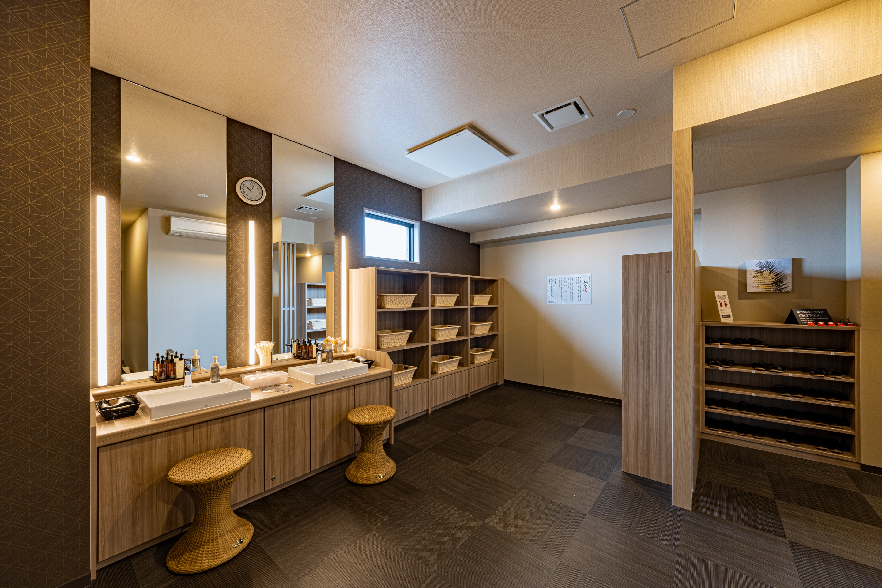 女性大浴場脱衣室