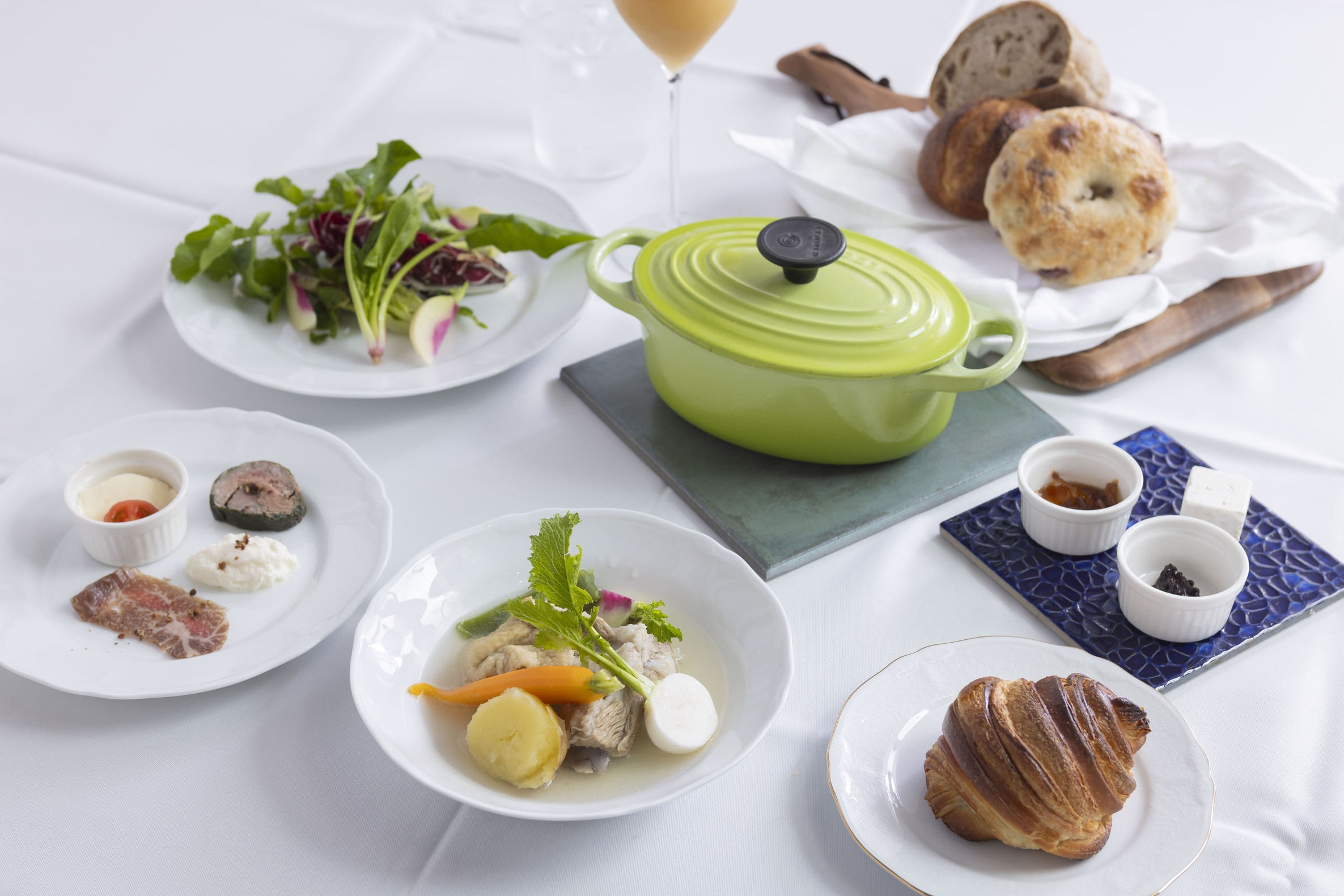 【 朝食プラン 】★ラウンジ（フリードリンク・おつまみ付き）・貸切露天風呂利用可