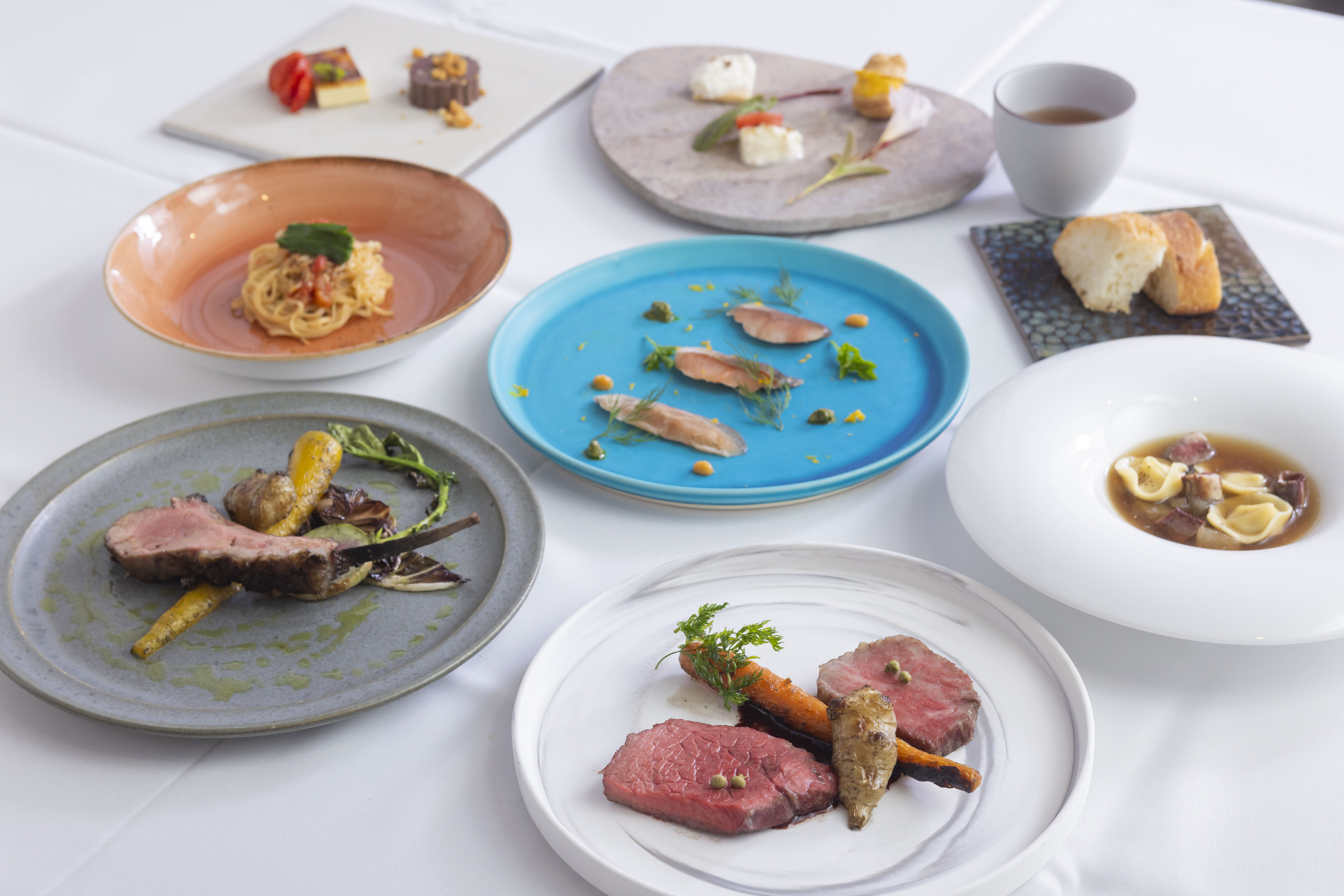 その日の一番よい素材、それをシェフが一番敵した料理法を駆使して皆様に喜んでいただけるように仕上げます。
