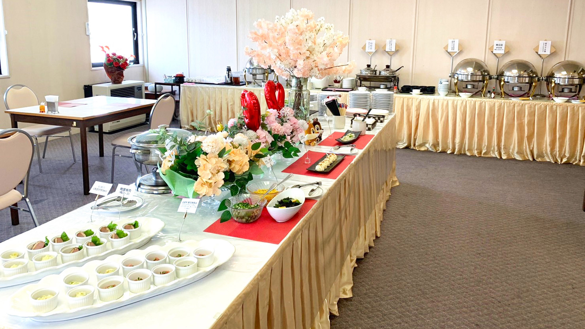 ・【ビュッフェ】料理長特製カレーライスなどこだわりのメニューをお楽しみください