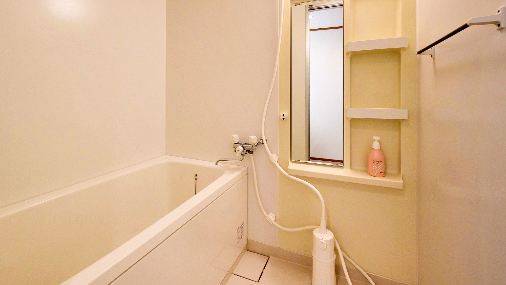 ・【浴室】独立型の浴室で心身ともにリラックス。優雅なバスタイムをお楽しみください