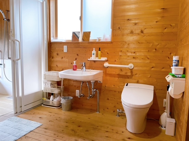 ドギーハウス　トイレ＆洗面スペース