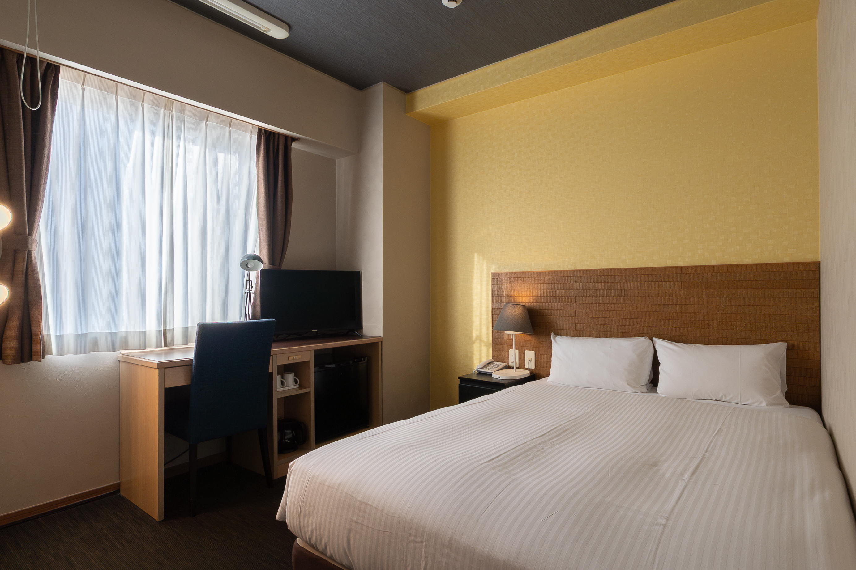 【本館：ダブルルーム】