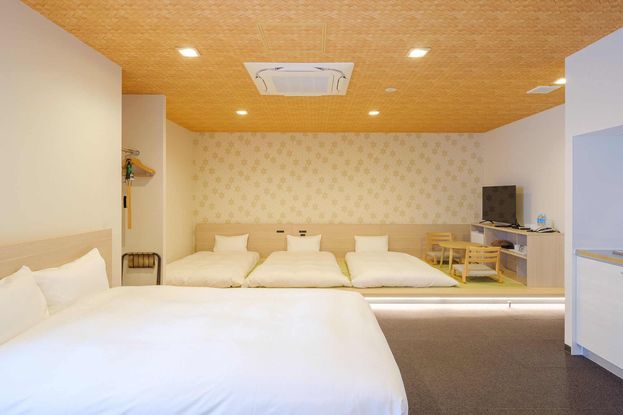 デラックス和モダンツイン（5名セット）