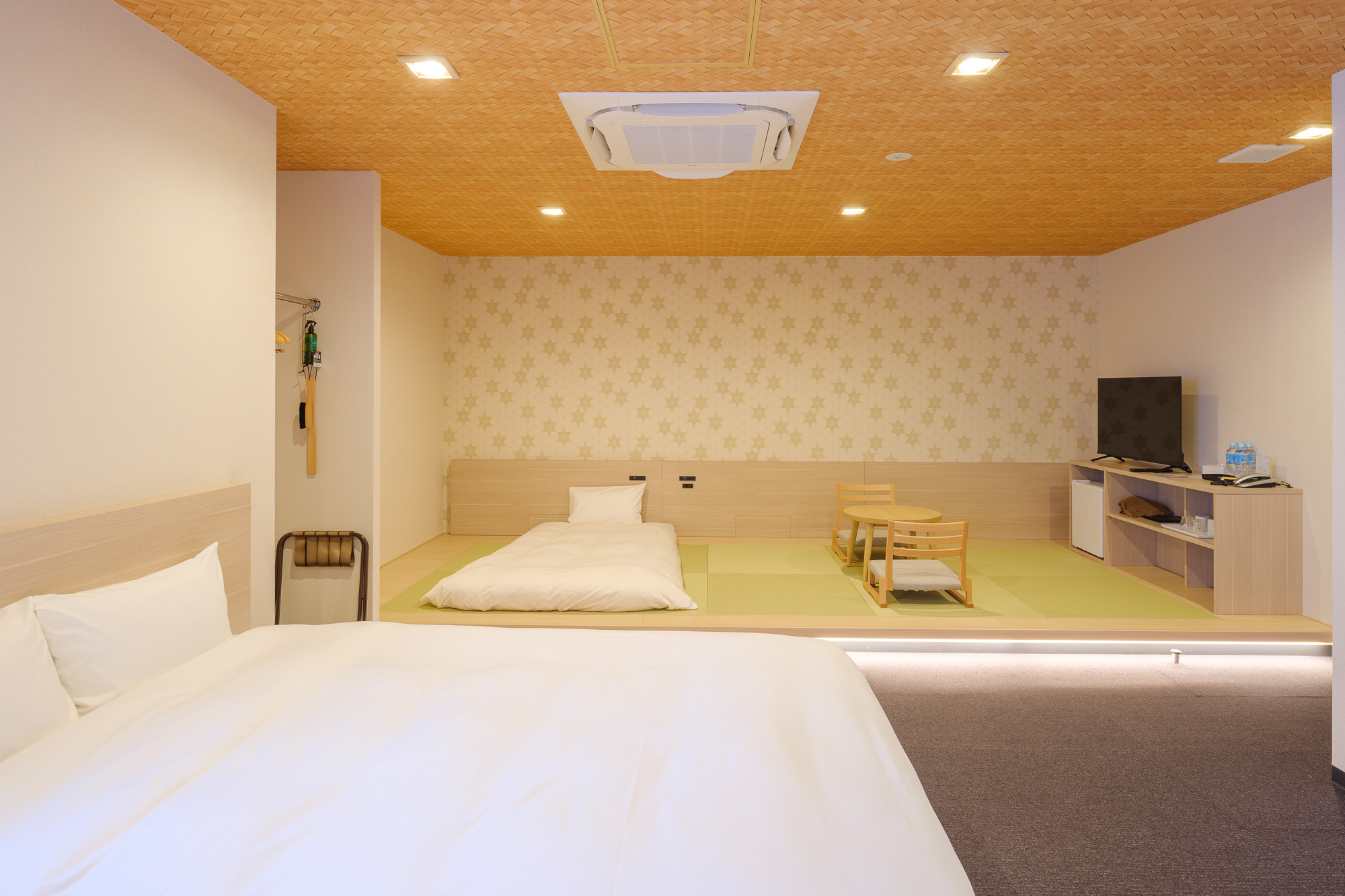 デラックス和モダンツイン（3名セット）