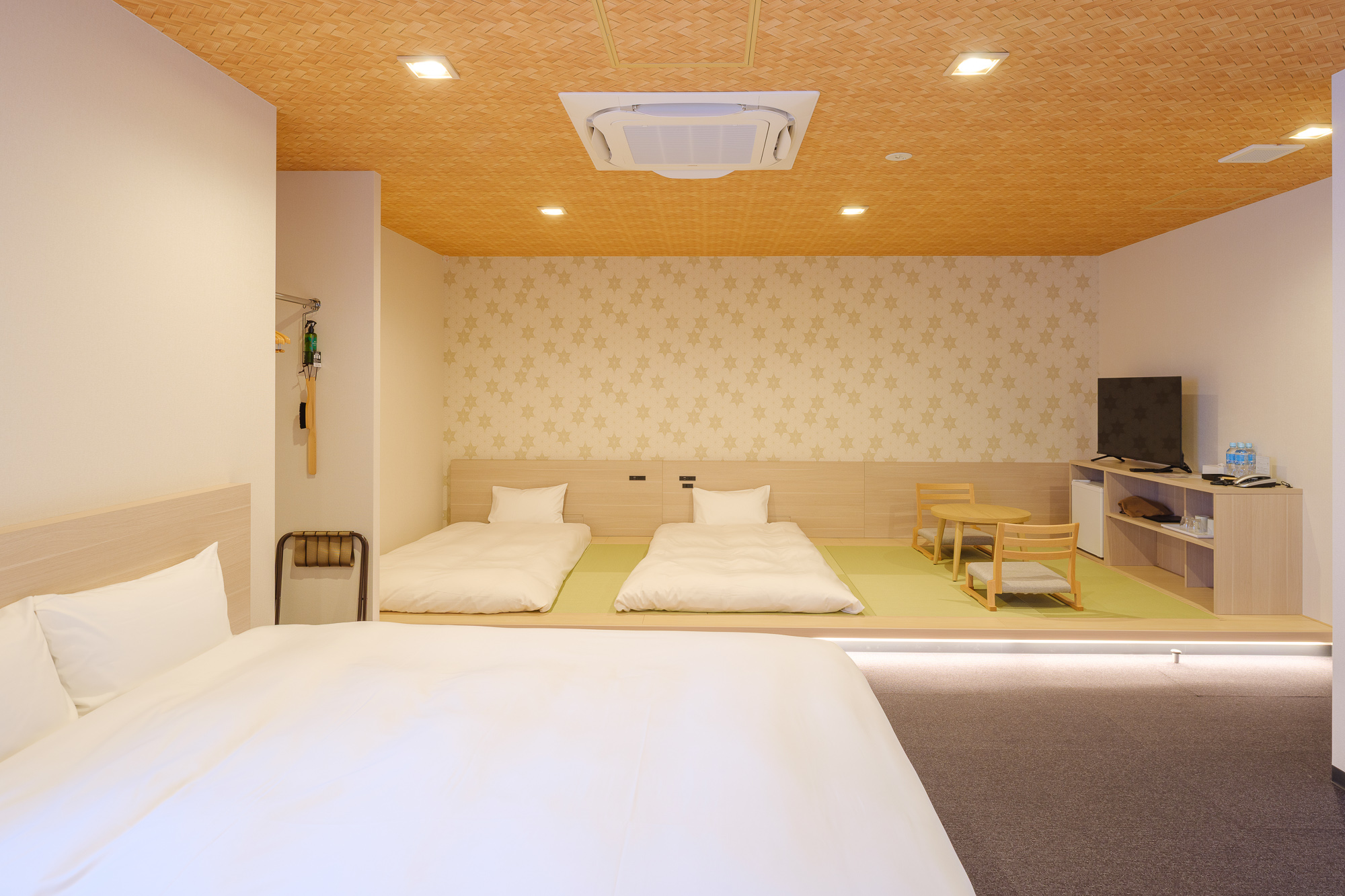 デラックス和モダンツイン（4名セット）