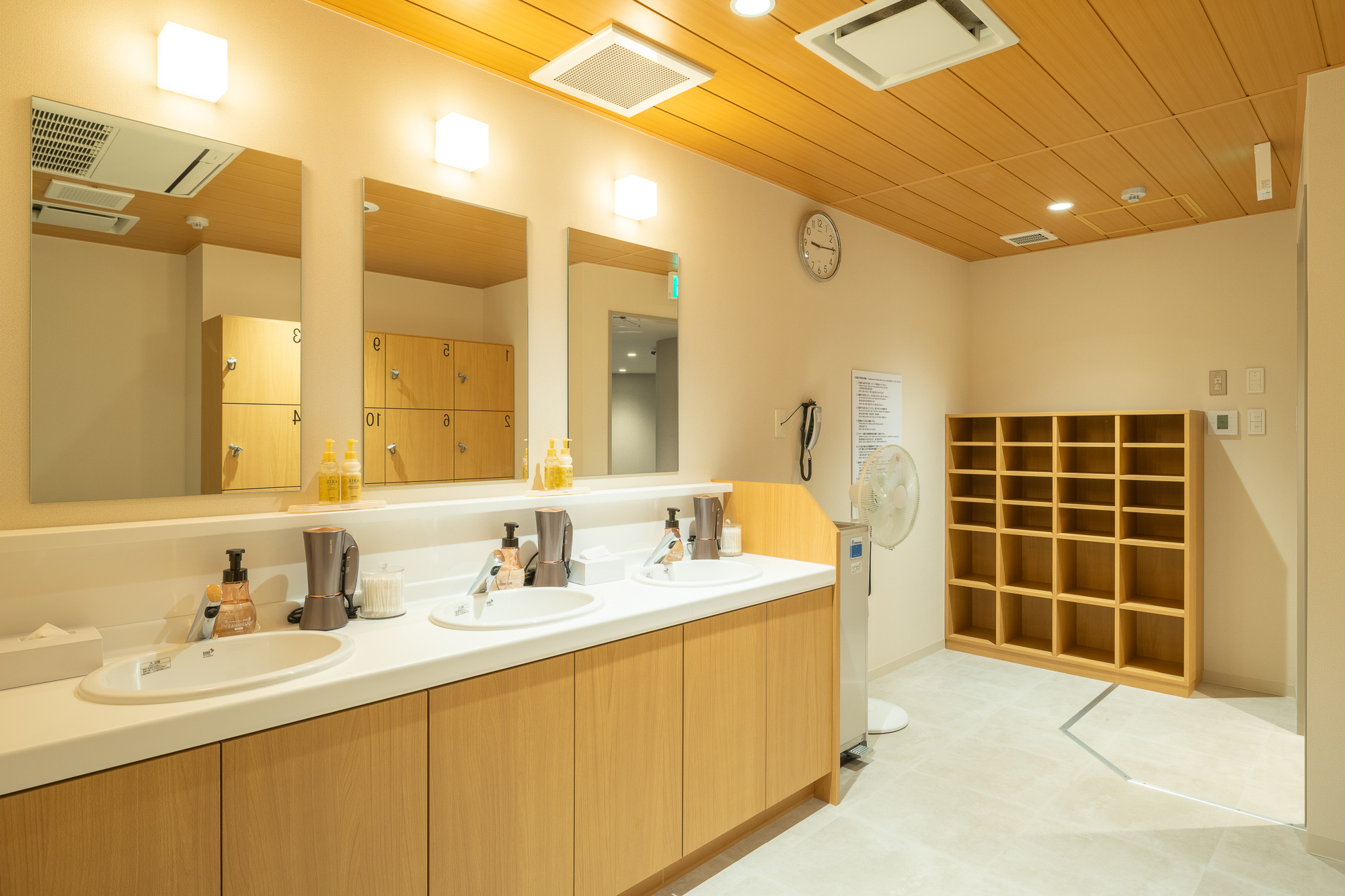 脱衣所（男性）