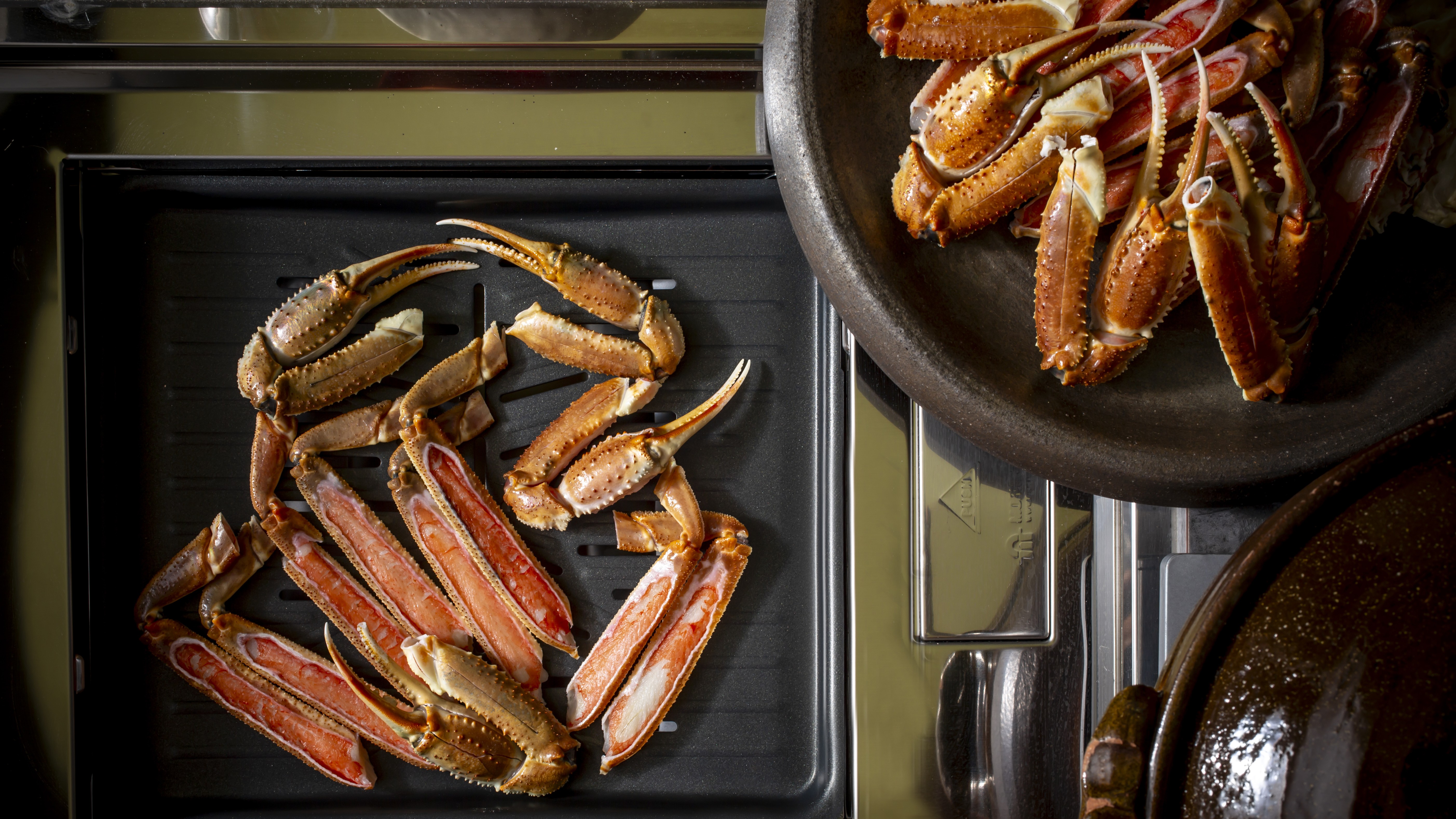 【夕食オプション】焼きガニ・しゃぶしゃぶなど、お好みの調理方法でお召し上がりください。