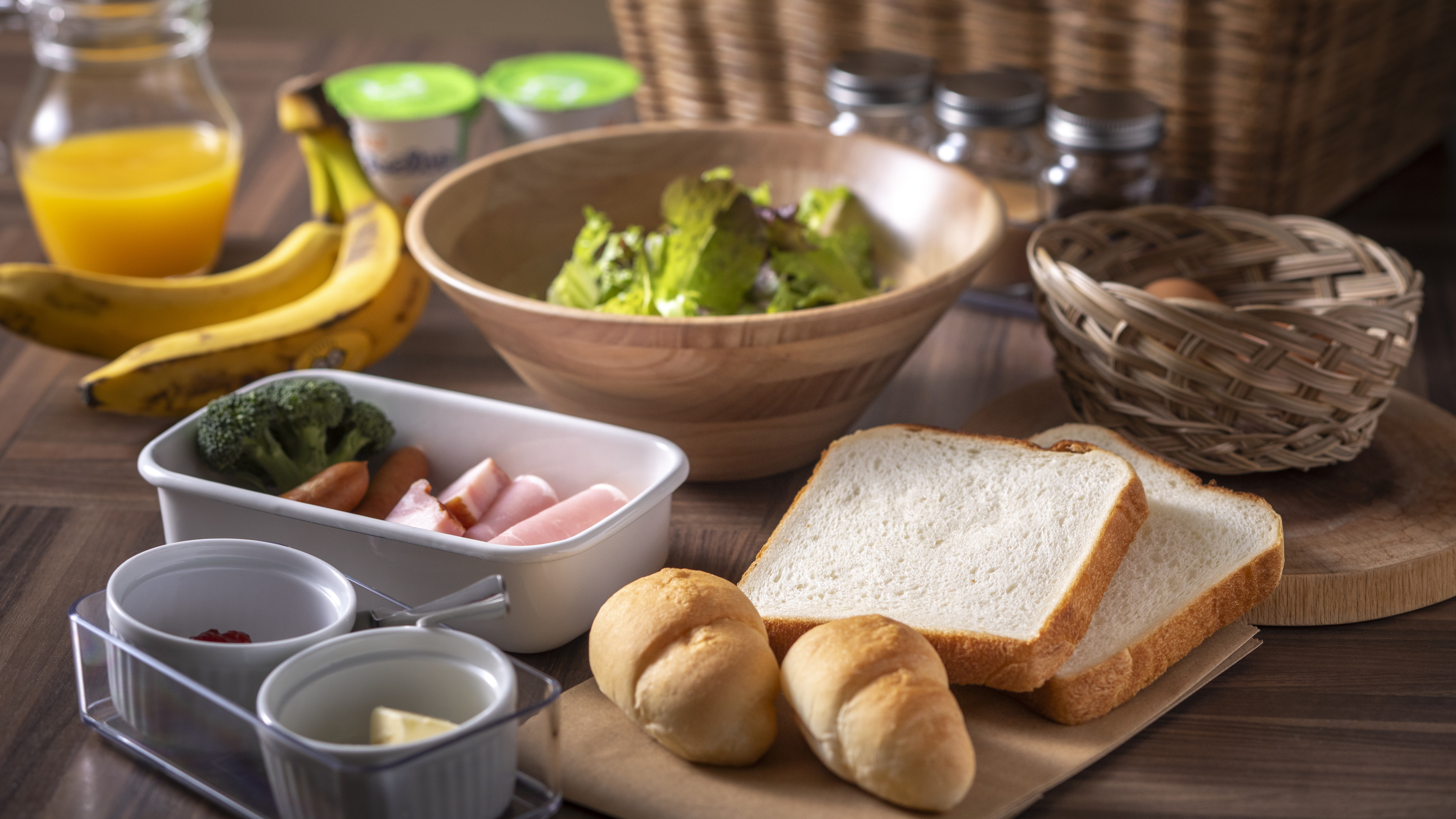 【朝食】朝のひとときを豊かに彩る洋朝食を、キッチンでお好みの調理で、お召し上がり下さい。