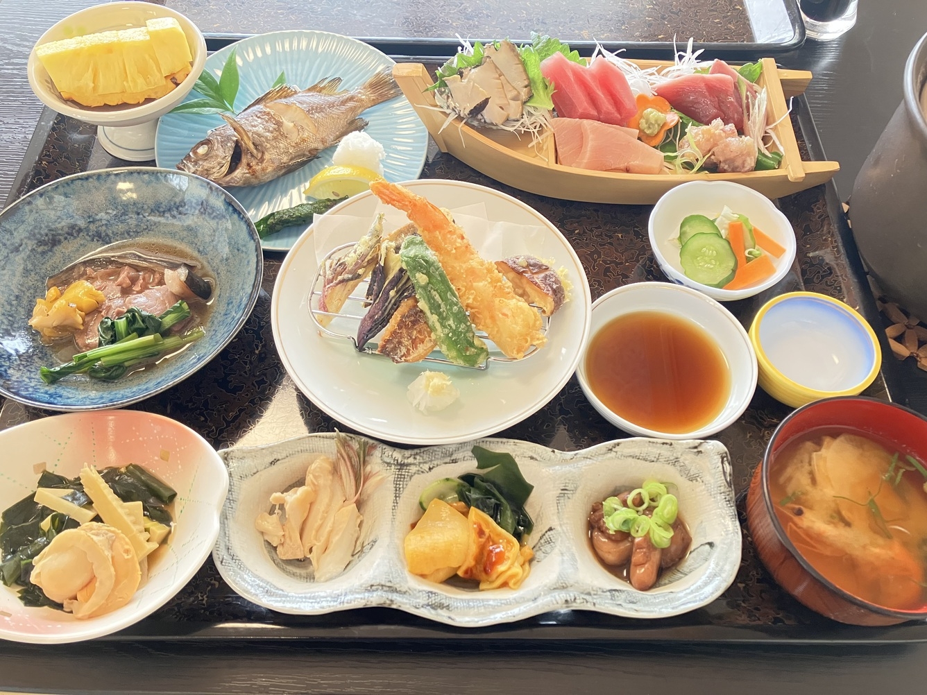 二食付き満足プラン　お一人様舟盛　10品　(土鍋ご飯)