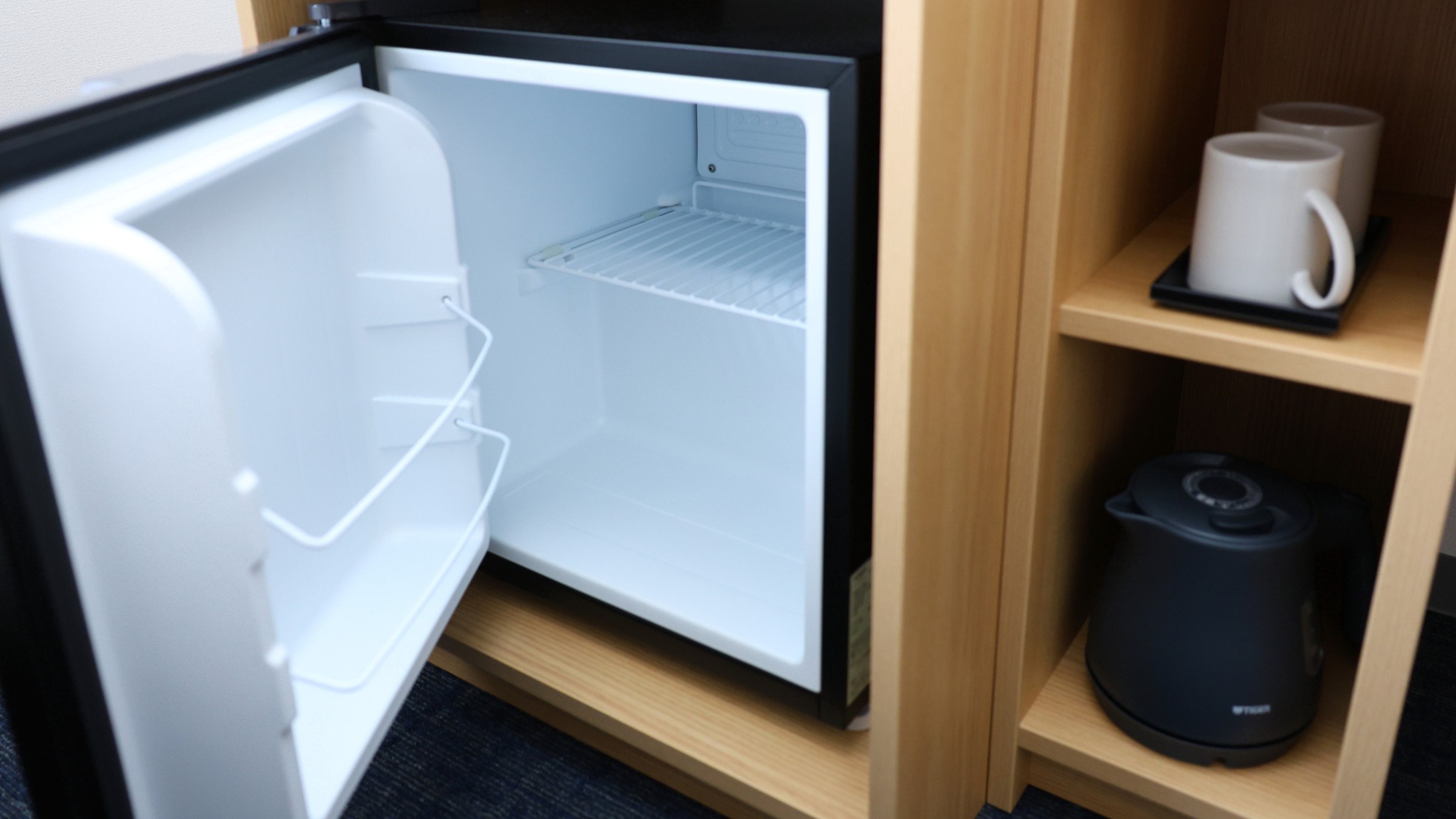 ＜禁煙＞ユニバーサル　冷蔵庫